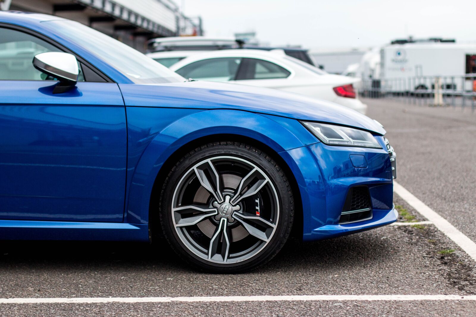 Canon EOS 70D + Canon EF 50mm F1.4 USM sample photo. Car, wheel, vehicle photography