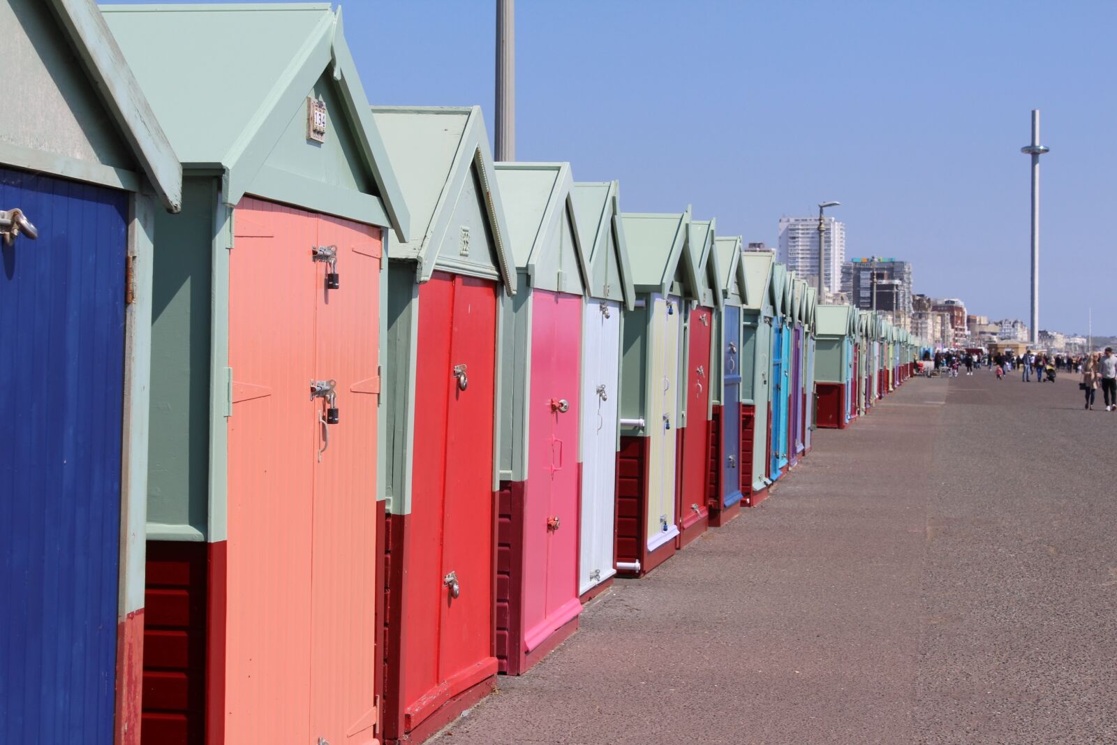 Canon EOS 1200D (EOS Rebel T5 / EOS Kiss X70 / EOS Hi) sample photo. Hove, brighton, color photography