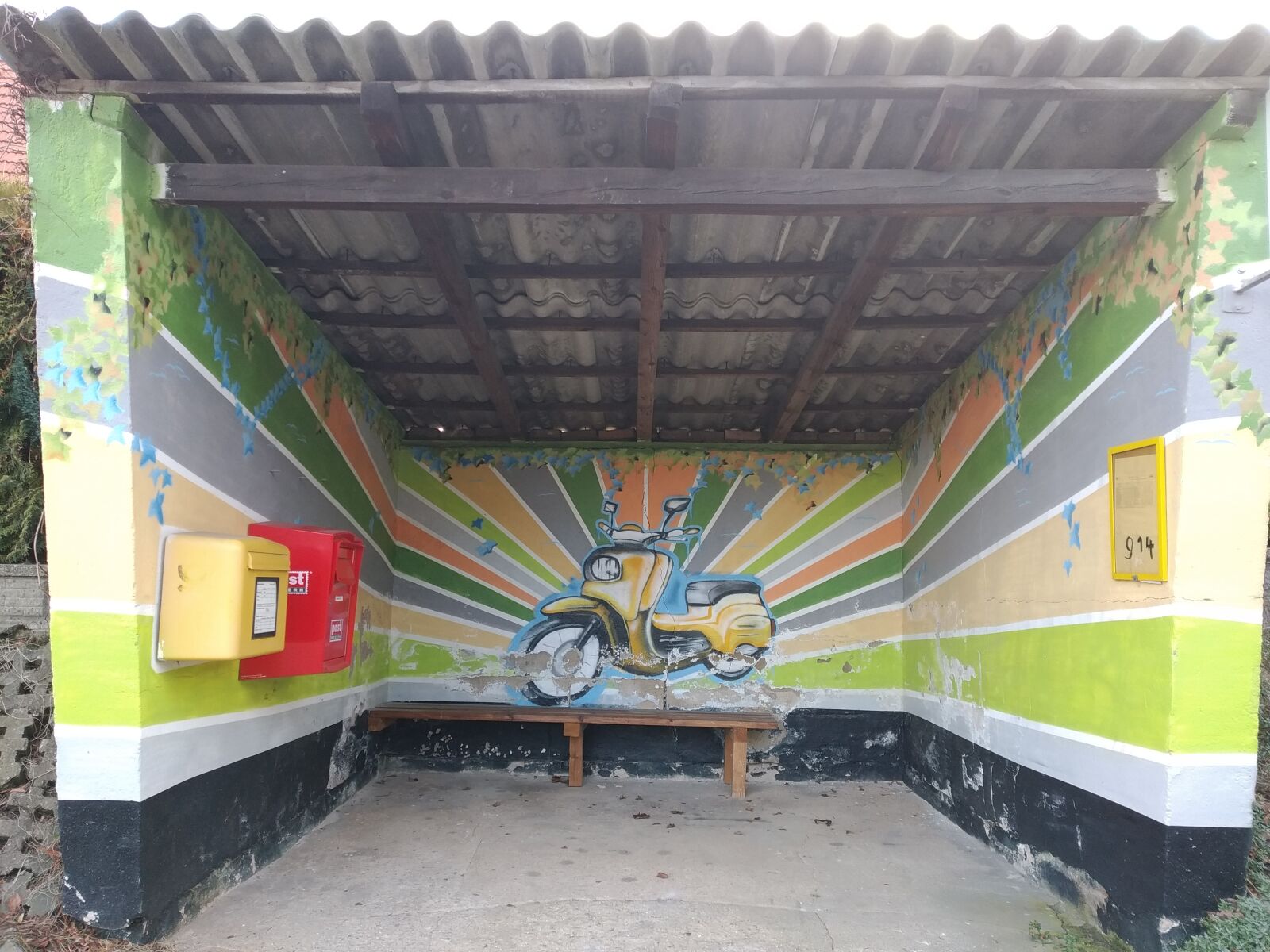 Xiaomi Mi A2 Lite sample photo. Bus stop, schwalbe, graffiti photography