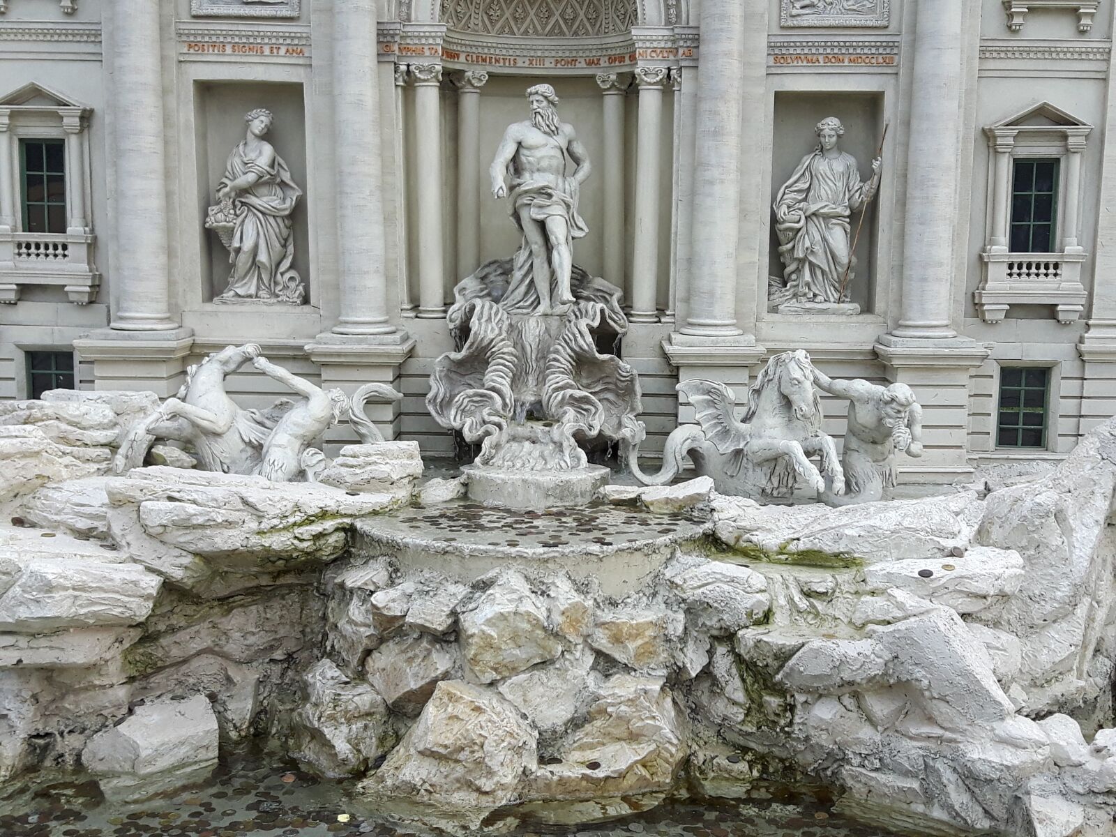 Samsung Galaxy S5 Neo sample photo. Fountain, monument, mockup photography