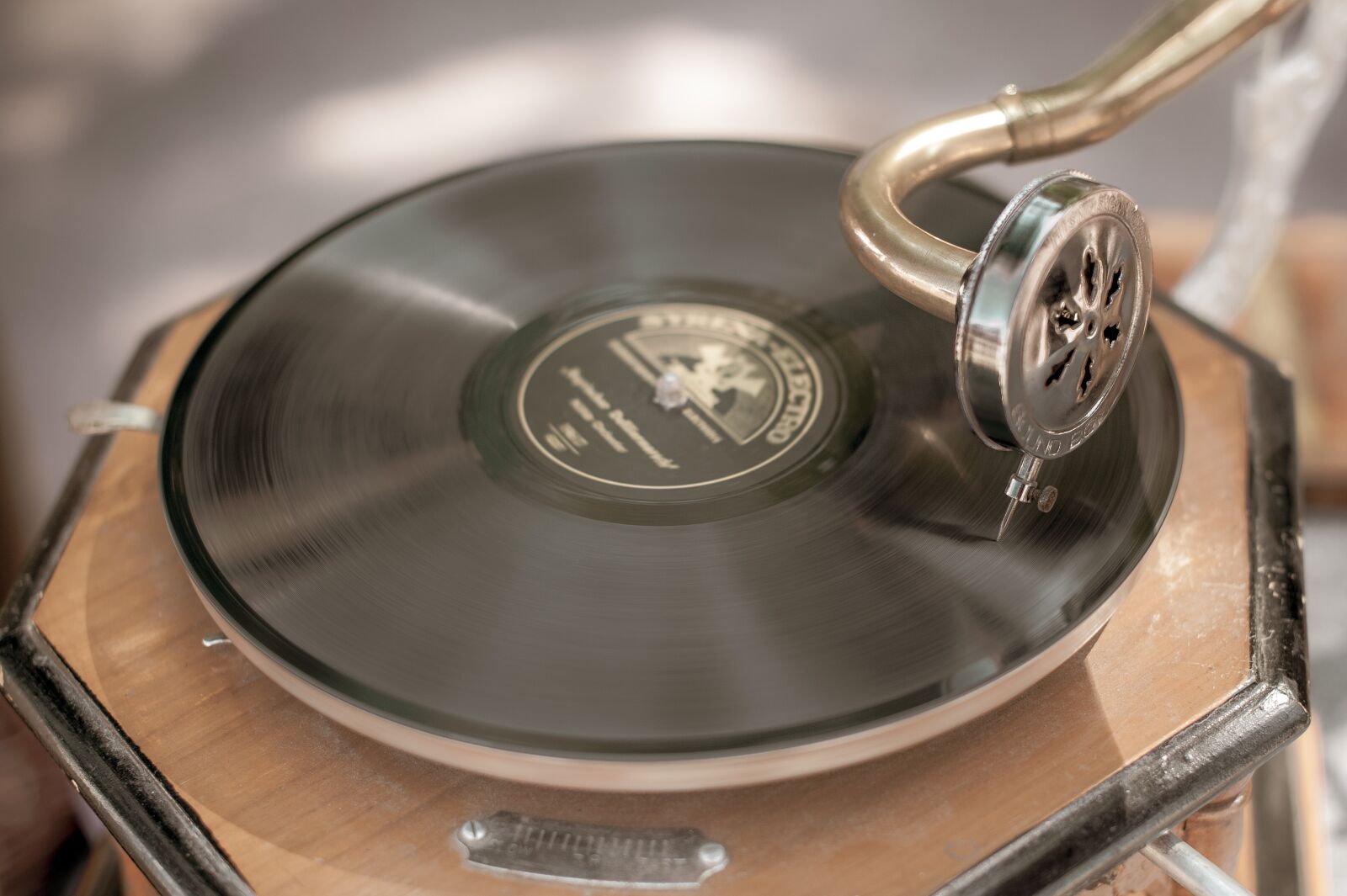 Nikon D700 sample photo. Gramophone, turntable, patephon photography