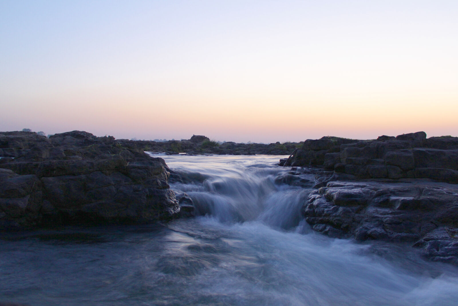 Canon EOS 1200D (EOS Rebel T5 / EOS Kiss X70 / EOS Hi) sample photo. Early, morning, narmada, nature photography