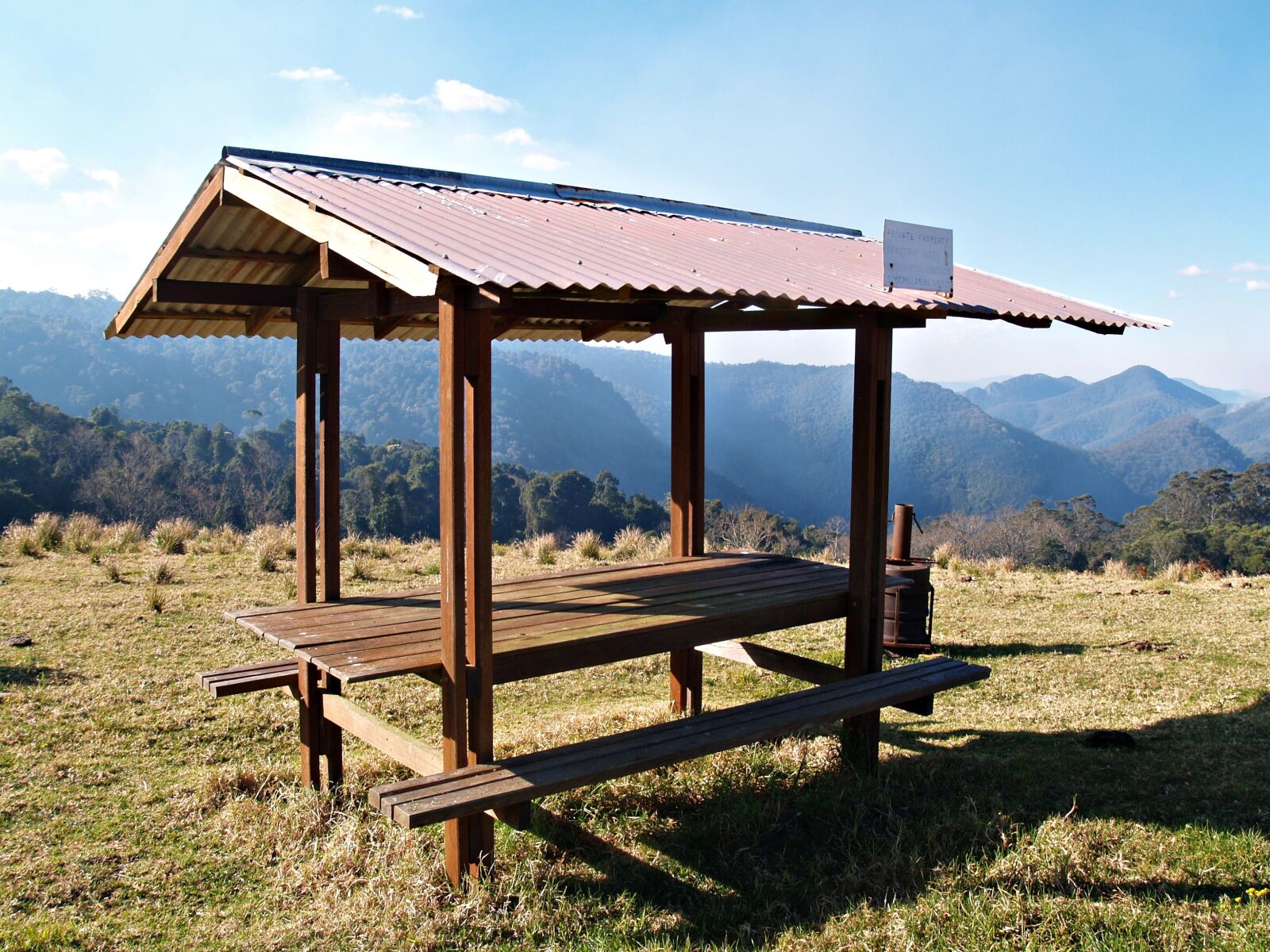 Olympus E-300 (EVOLT E-300) sample photo. Picnic table, table, shelter photography