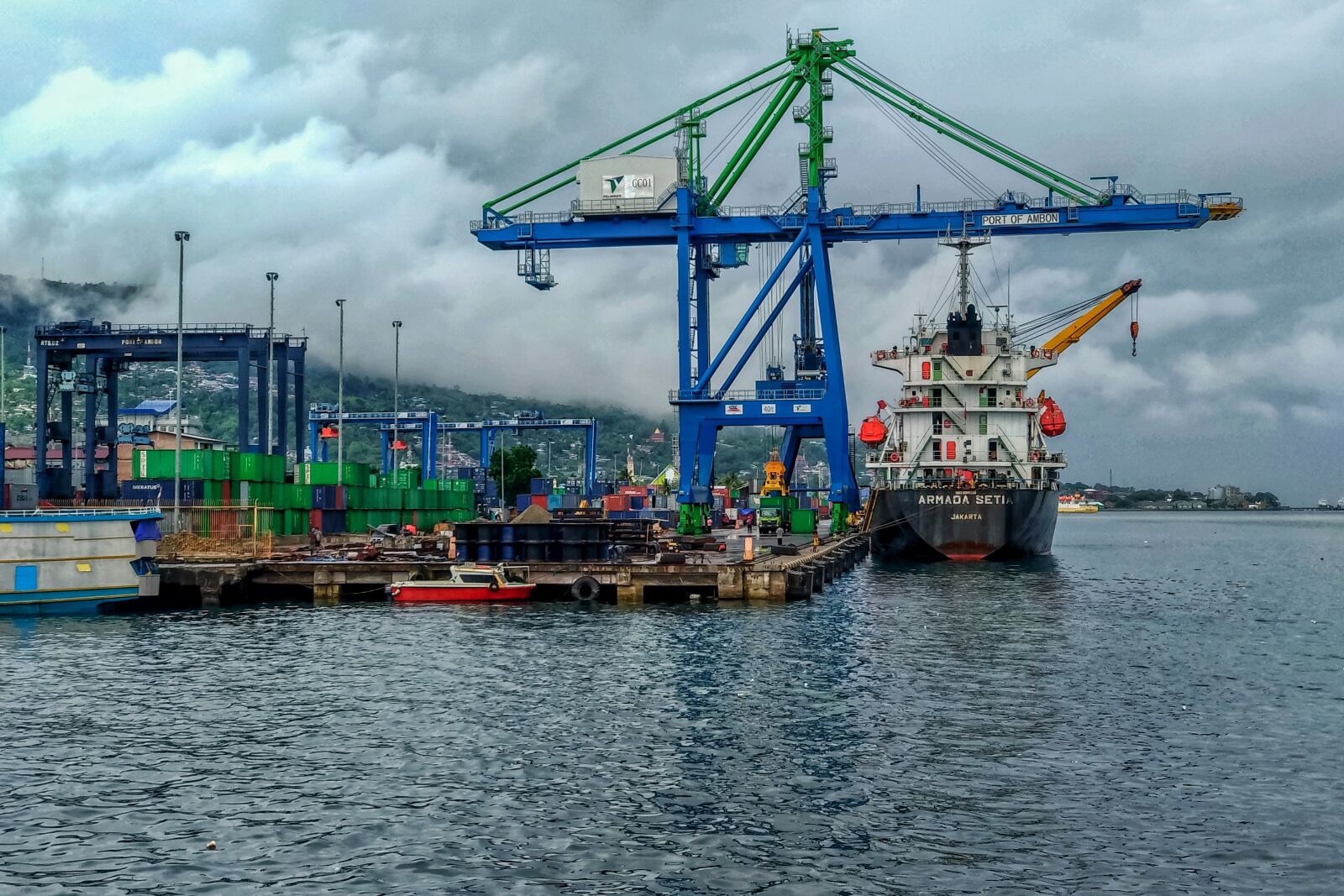 Xiaomi Mi A1 sample photo. Ship, cargo, port photography