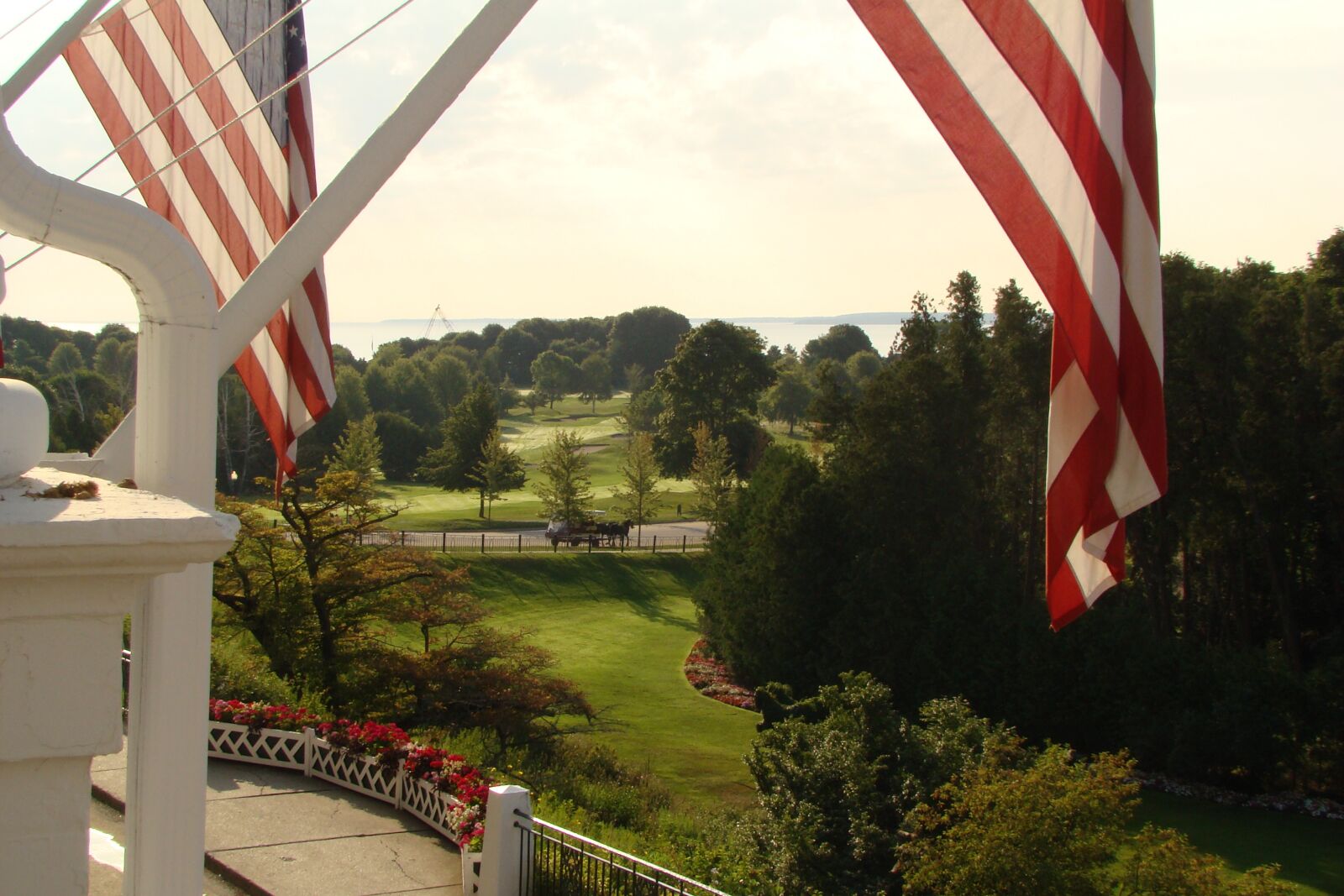 Sony DSC-H9 sample photo. Grand hotel, mackinac island photography