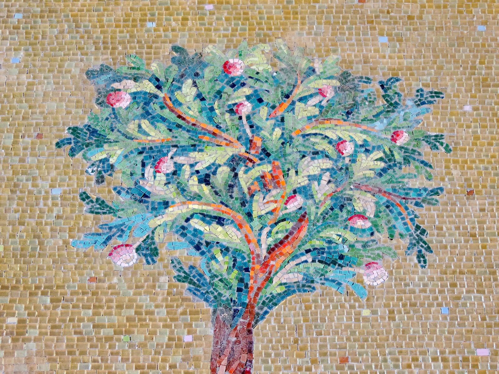 Nikon Coolpix P520 sample photo. Apple, historic, tree, mosaic photography