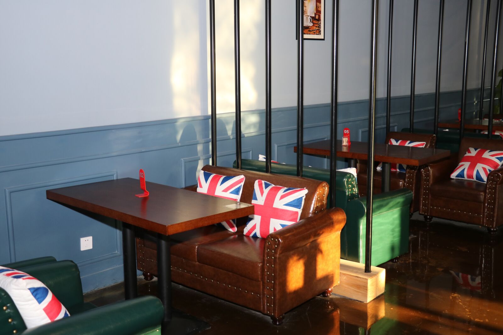 Canon EOS 760D (EOS Rebel T6s / EOS 8000D) sample photo. Office, seat, sunshine photography