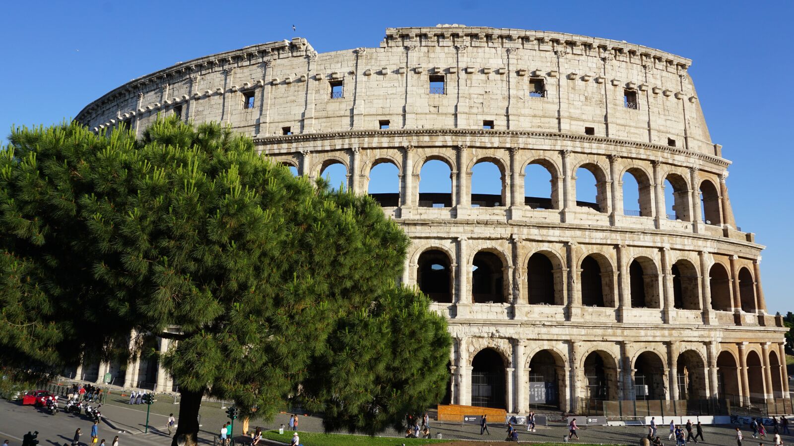 Sony a5100 sample photo. Rome, italy, colosseo photography