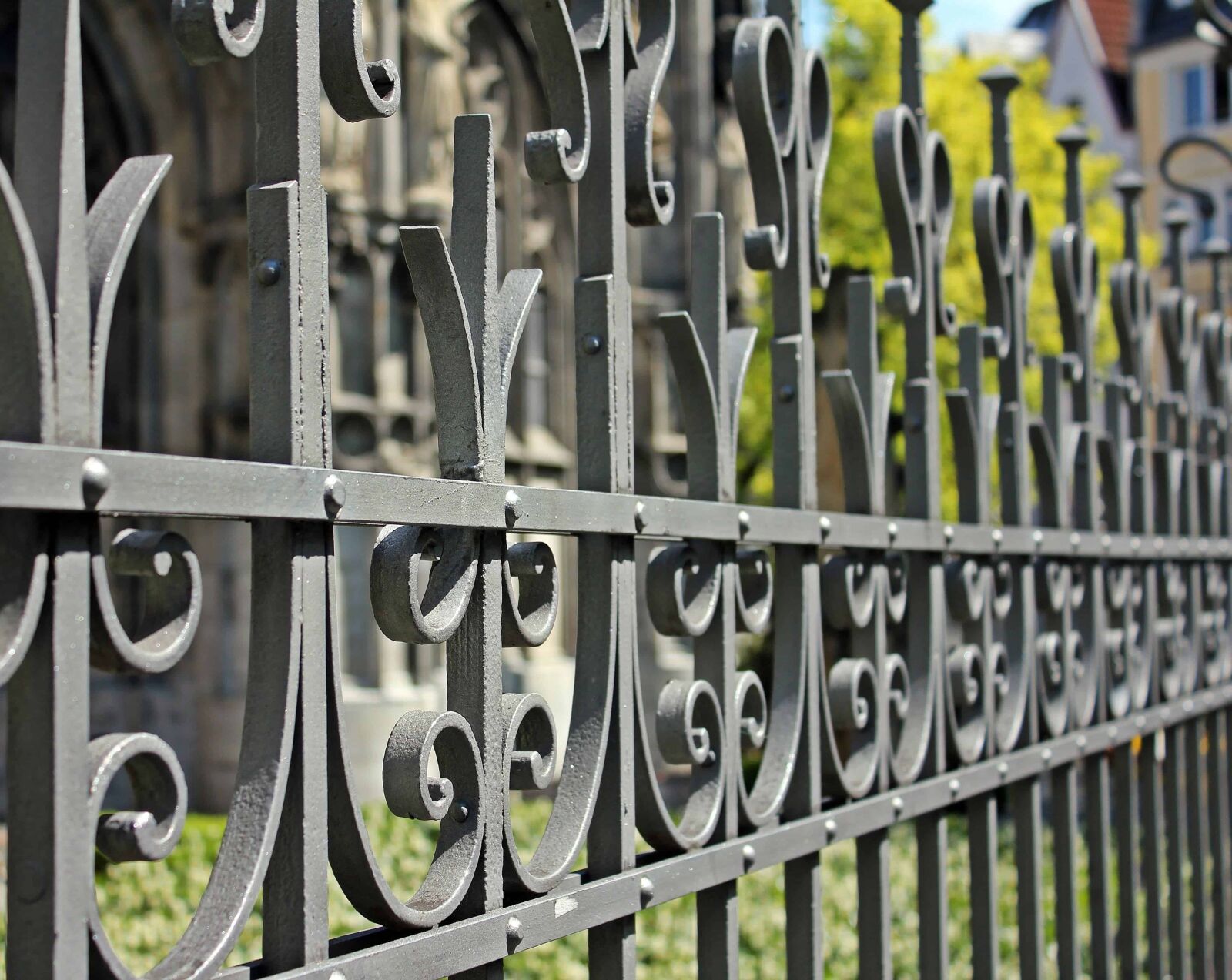 Canon EOS 550D (EOS Rebel T2i / EOS Kiss X4) sample photo. Cast iron, steel, art photography