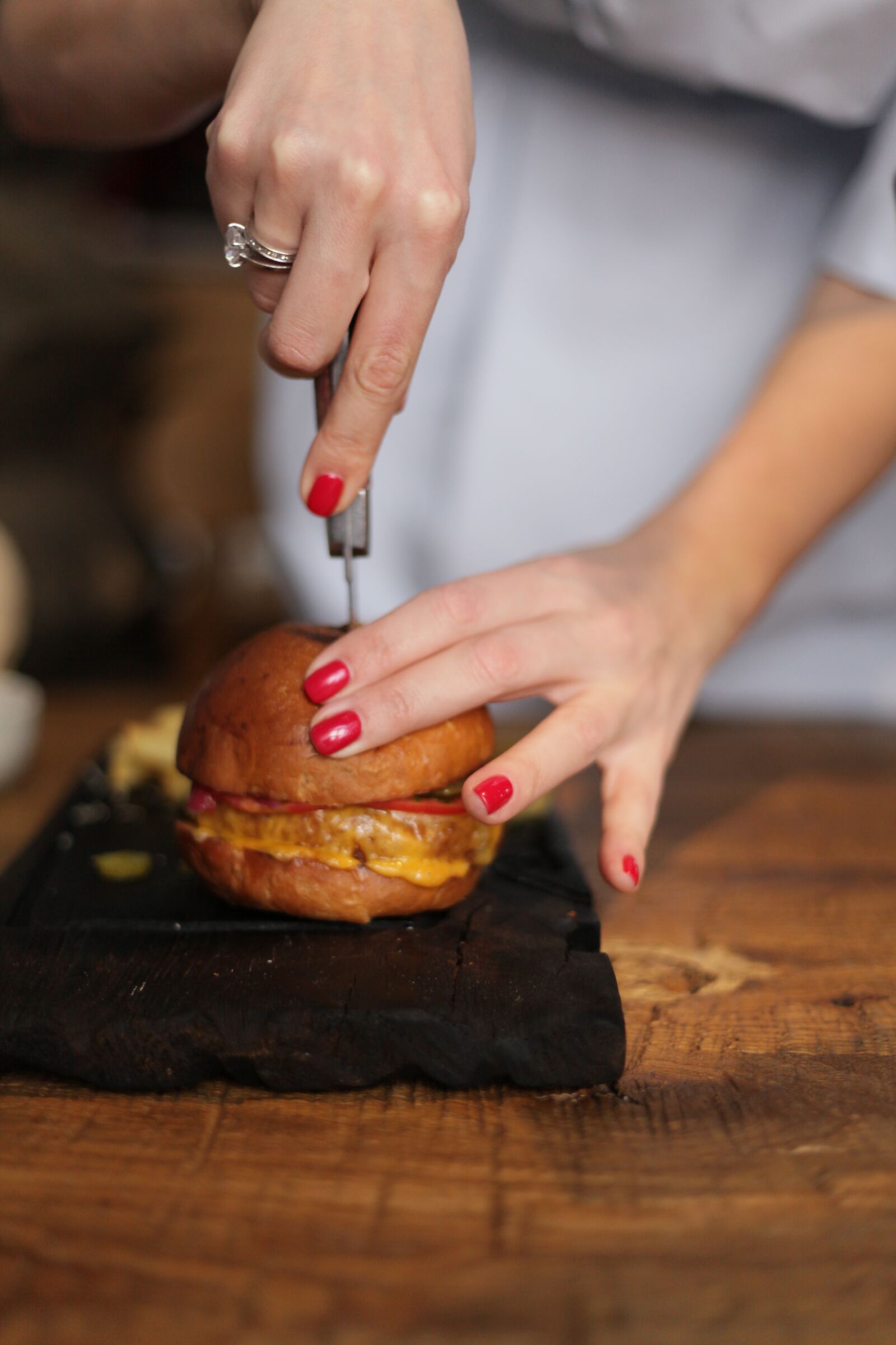 Canon EOS 5D Mark II sample photo. Beyondmeat, vegan, burger photography
