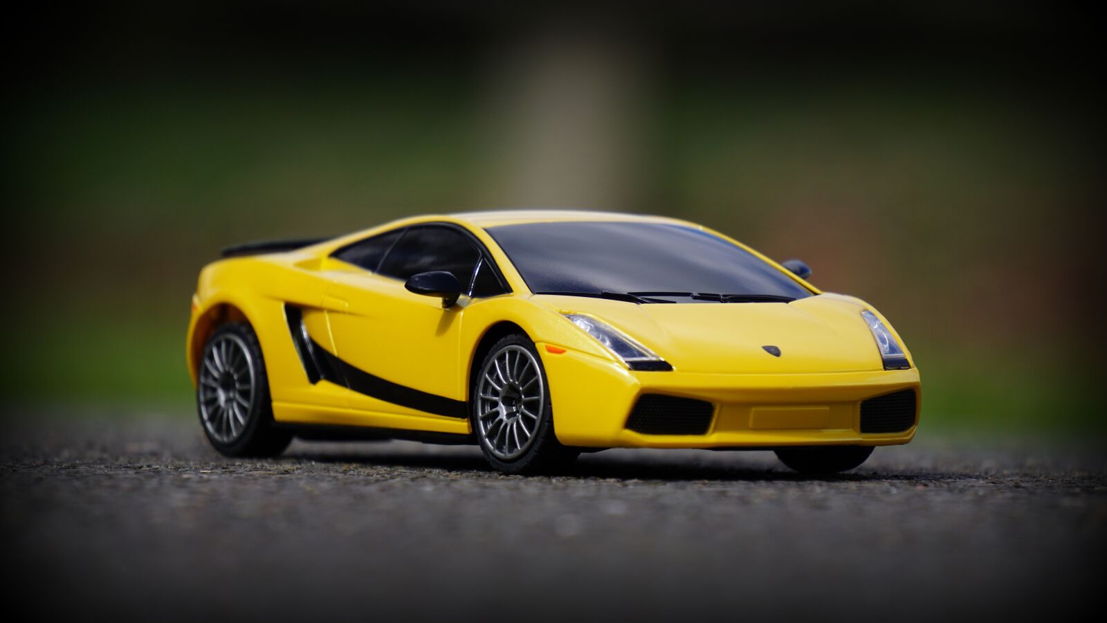 Sony E 55-210mm F4.5-6.3 OSS sample photo. Car, fast, lamborghini photography