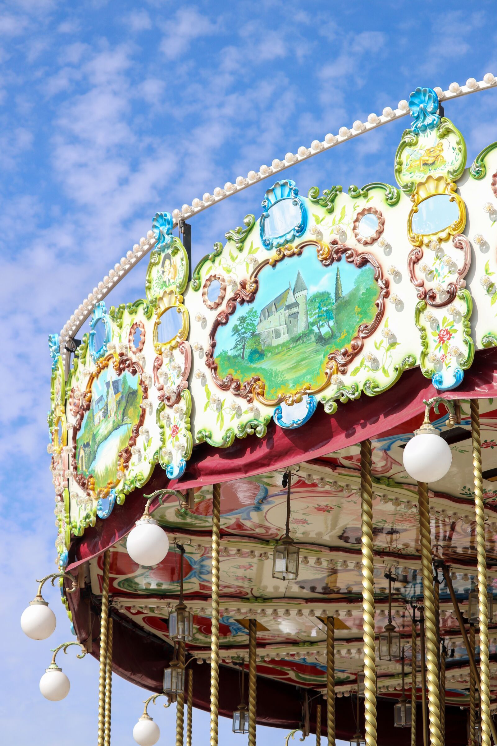 Canon EOS 800D (EOS Rebel T7i / EOS Kiss X9i) sample photo. Carousel, old carousel, blue photography