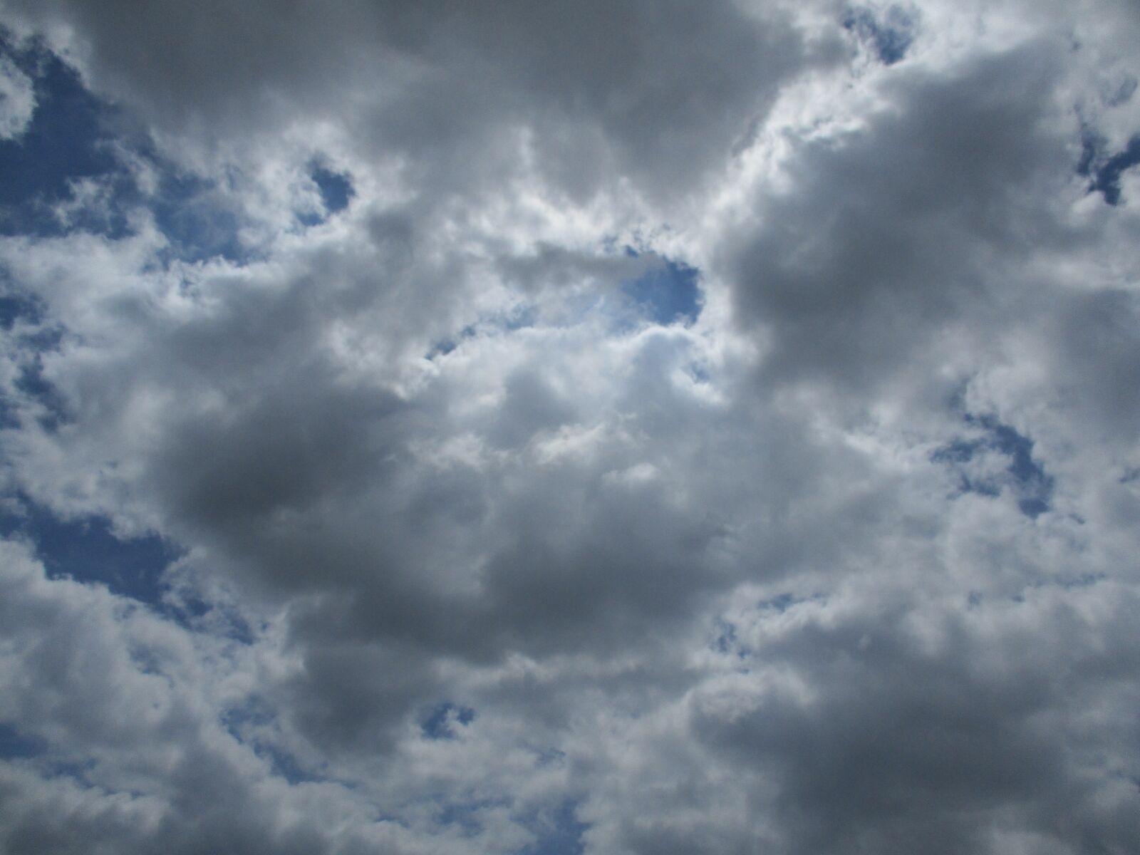Canon PowerShot ELPH 180 (IXUS 175 / IXY 180) sample photo. Clouds, sky, blue strips photography