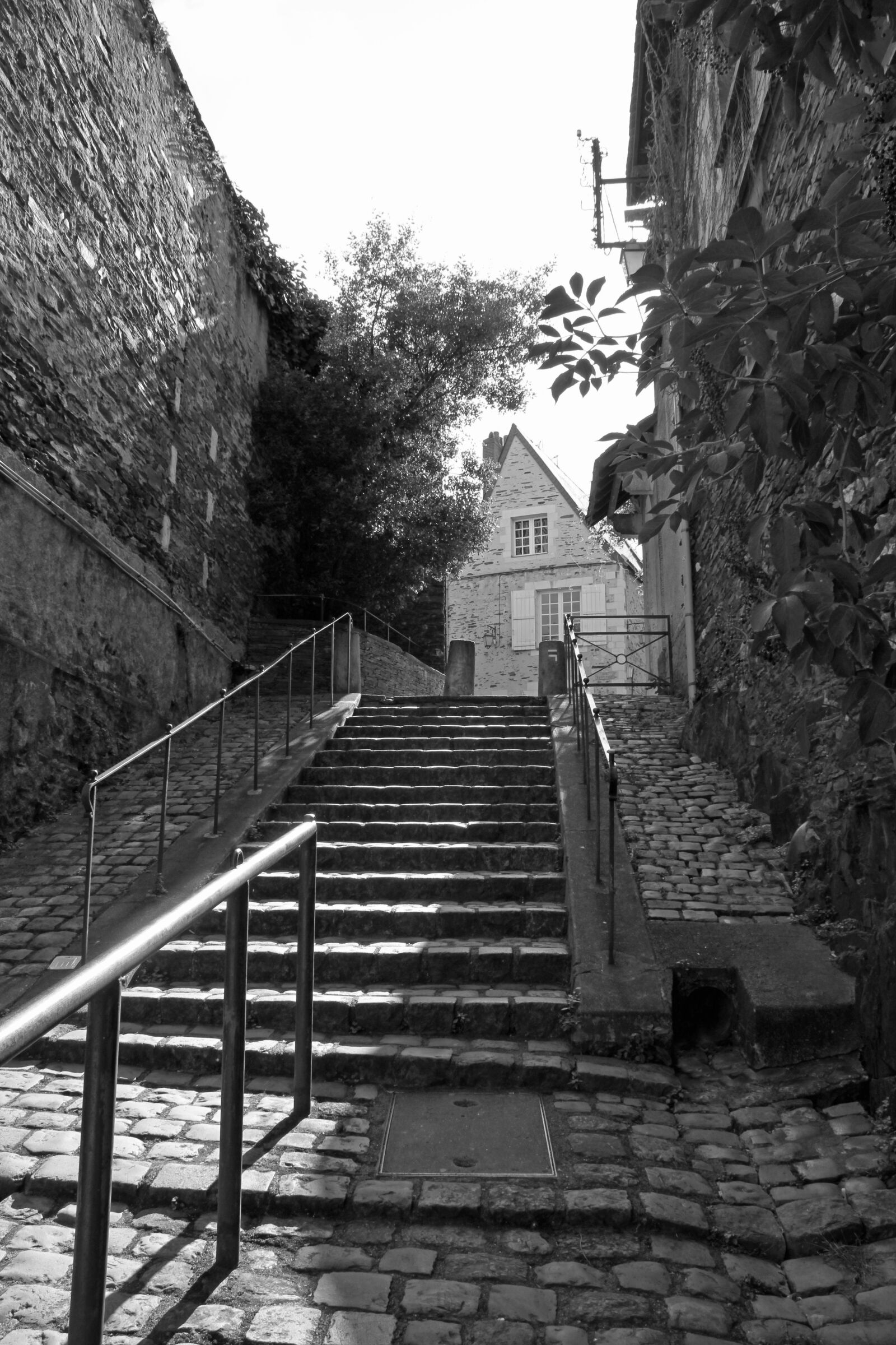 Canon EOS 7D sample photo. Staircase, in the city photography