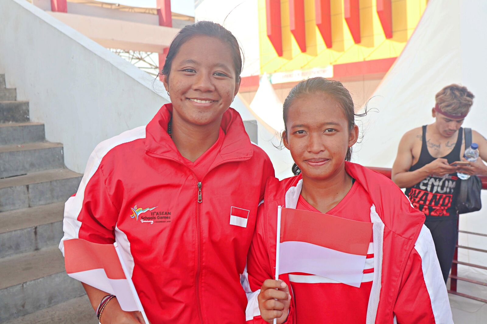 Canon EOS M6 sample photo. Athlete, spectator, sport photography