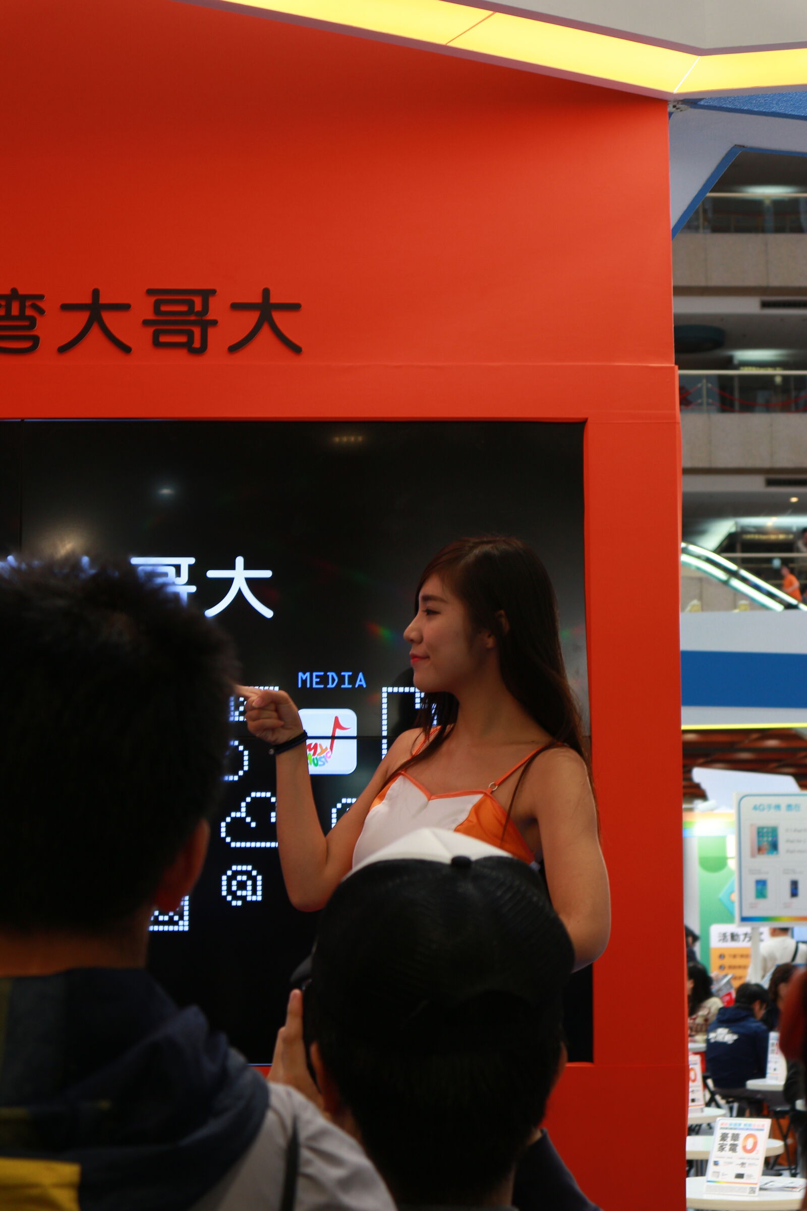 Canon EOS M sample photo. Young, woman, standing, in photography