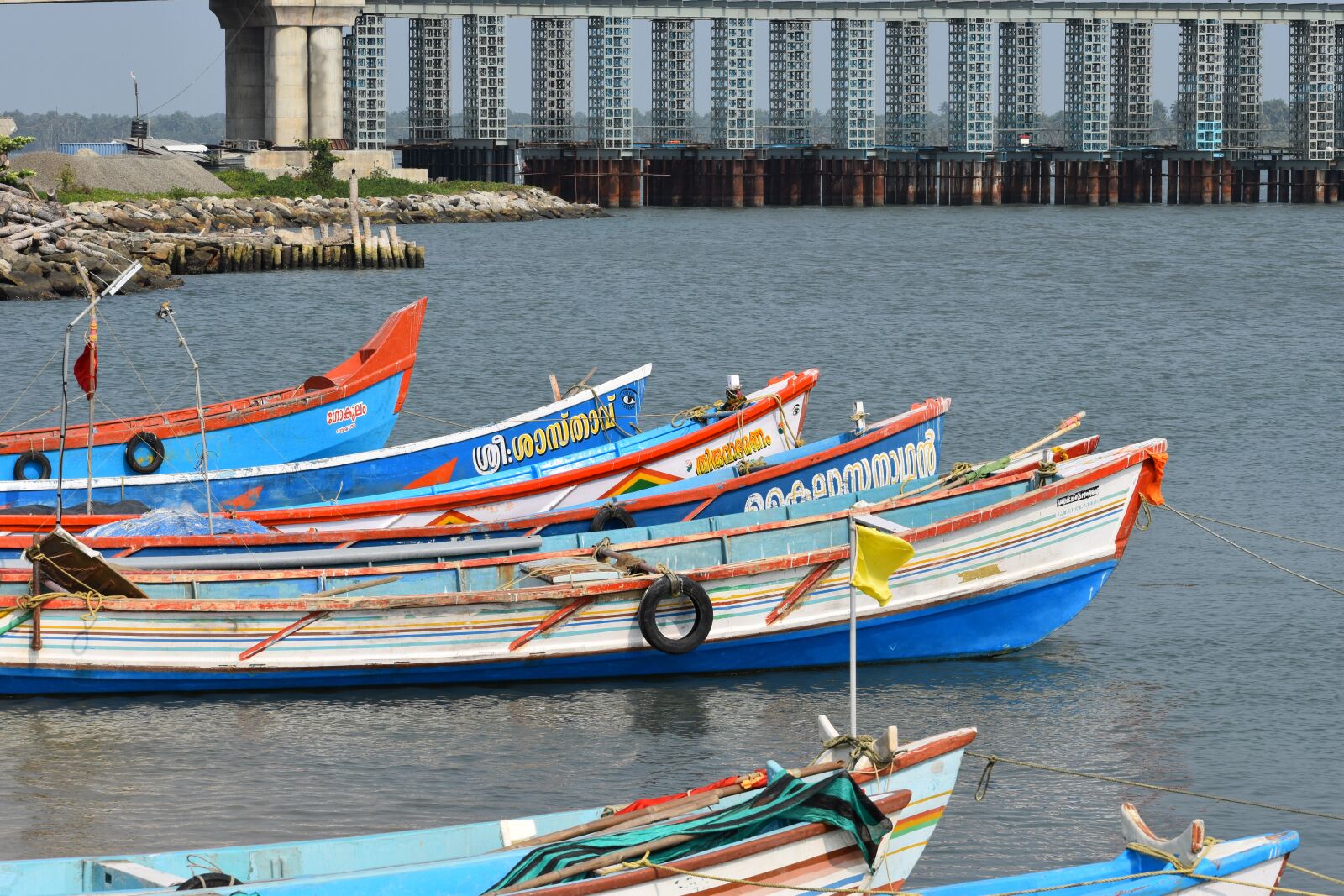Nikon D5600 sample photo. Seashore, boats, fishing photography