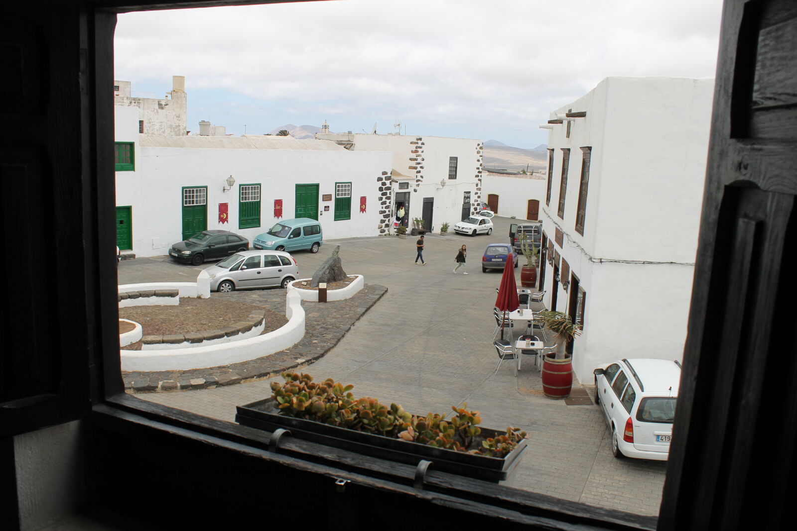 Canon EOS 1100D (EOS Rebel T3 / EOS Kiss X50) sample photo. View, of, buildings, in photography