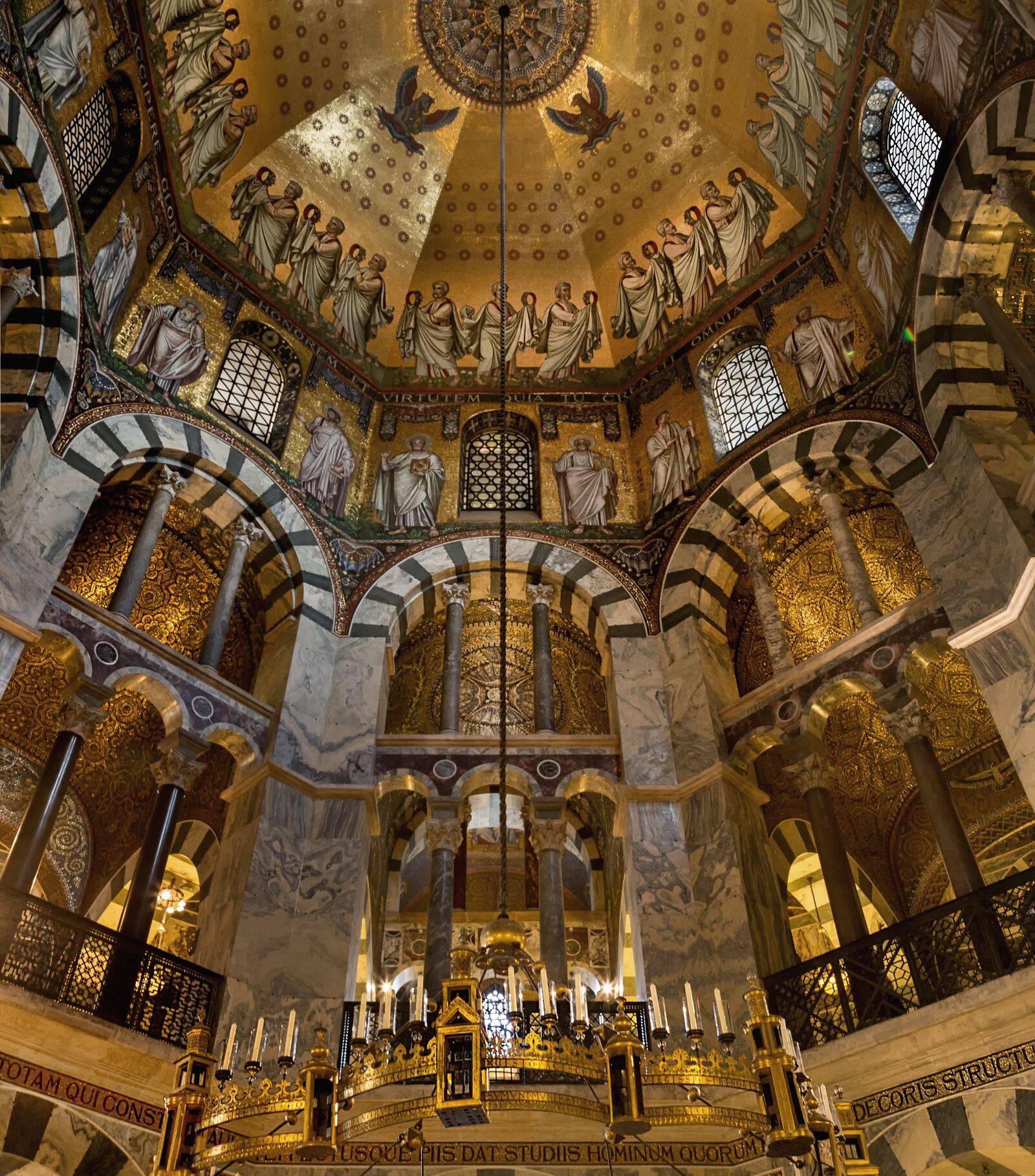 Canon EF 24-70mm F2.8L USM sample photo. Aachen, dom, world heritage photography