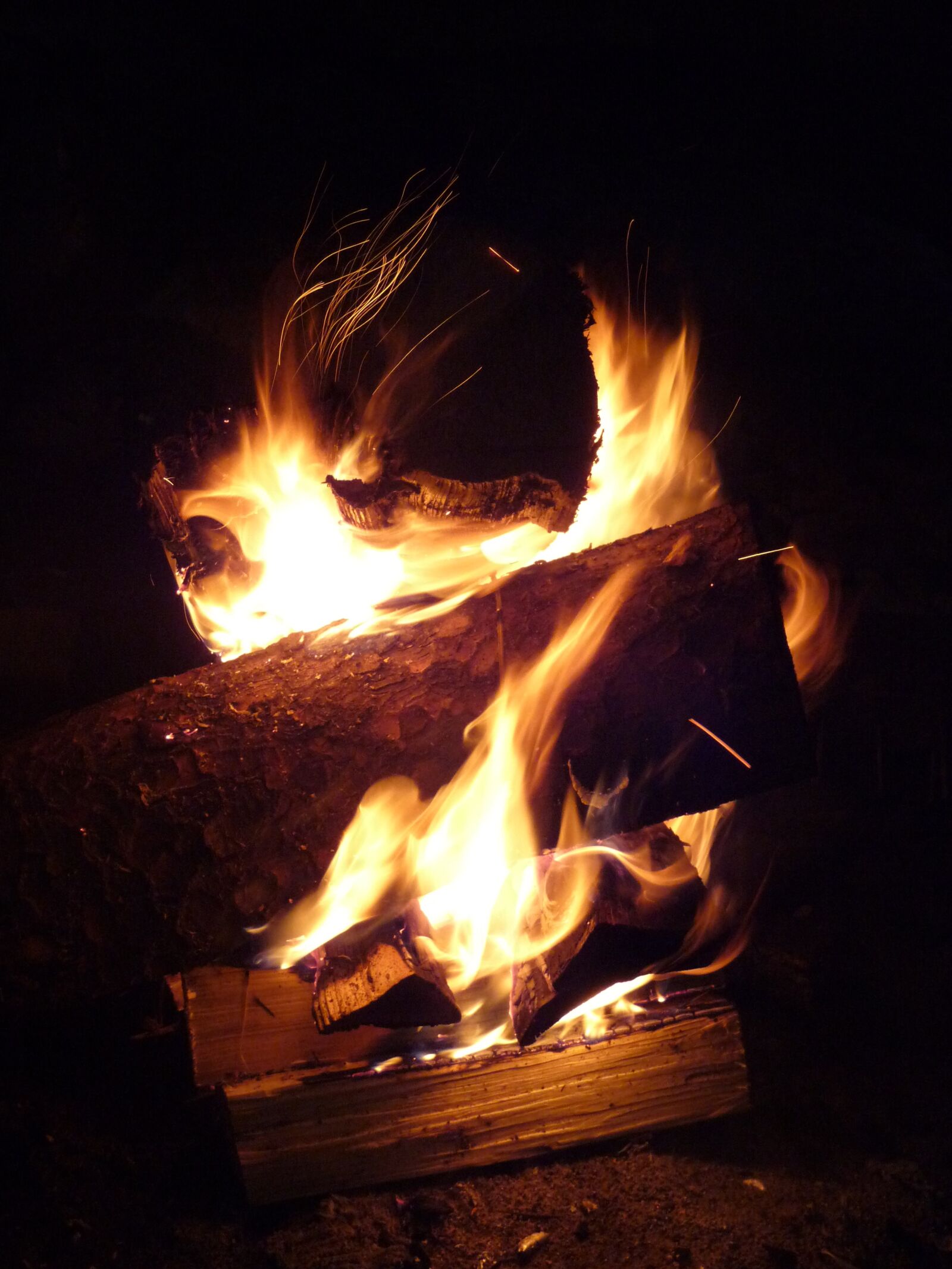 Panasonic Lumix DMC-TZ5 sample photo. Fire, flame, campfire photography