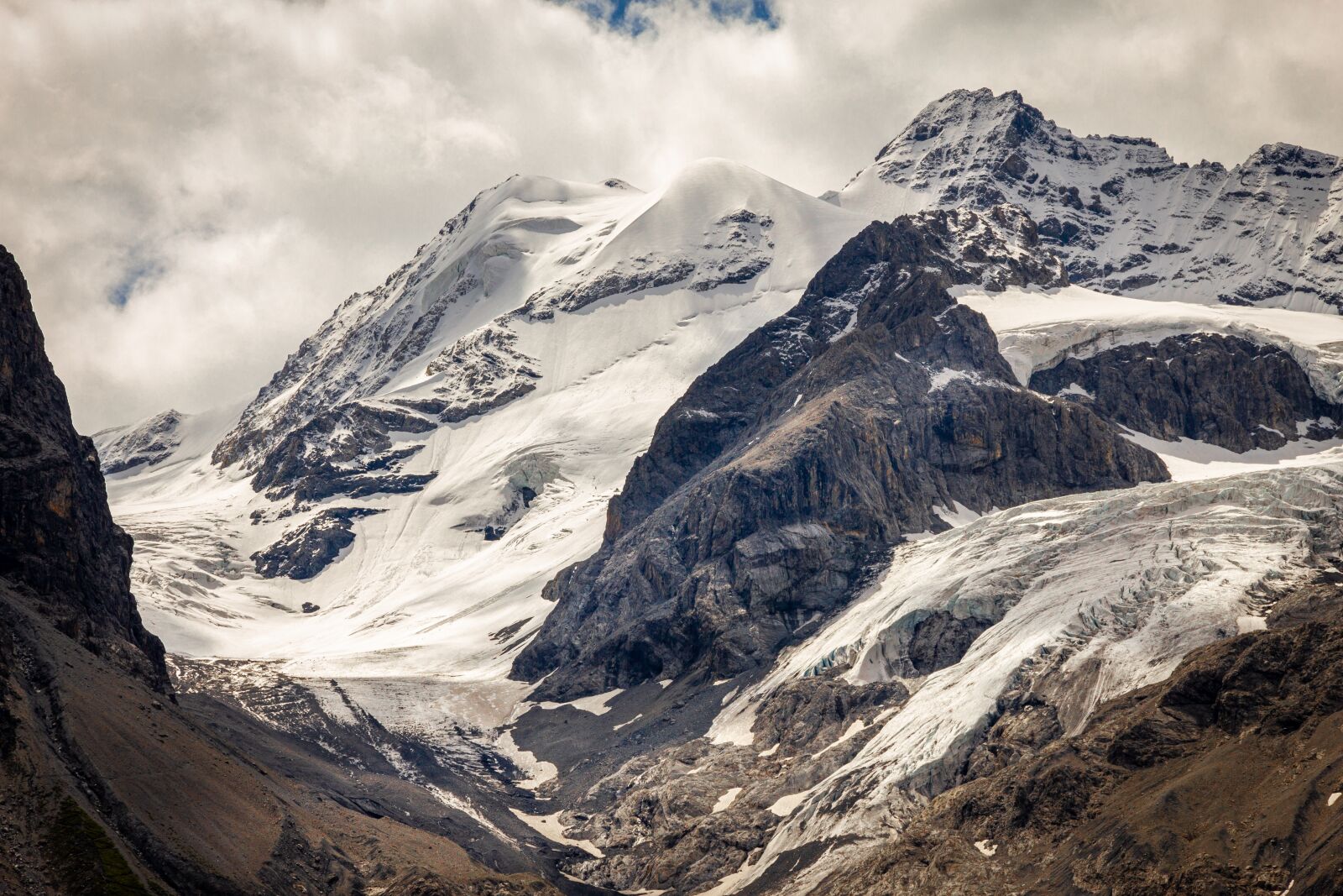 Canon EOS 550D (EOS Rebel T2i / EOS Kiss X4) sample photo. Stelvio yoke, mountains, alpine photography