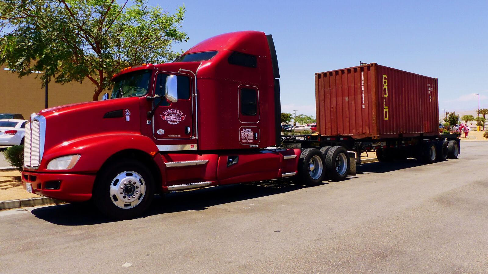 Panasonic Lumix DMC-FZ200 sample photo. Truck, american, transport photography