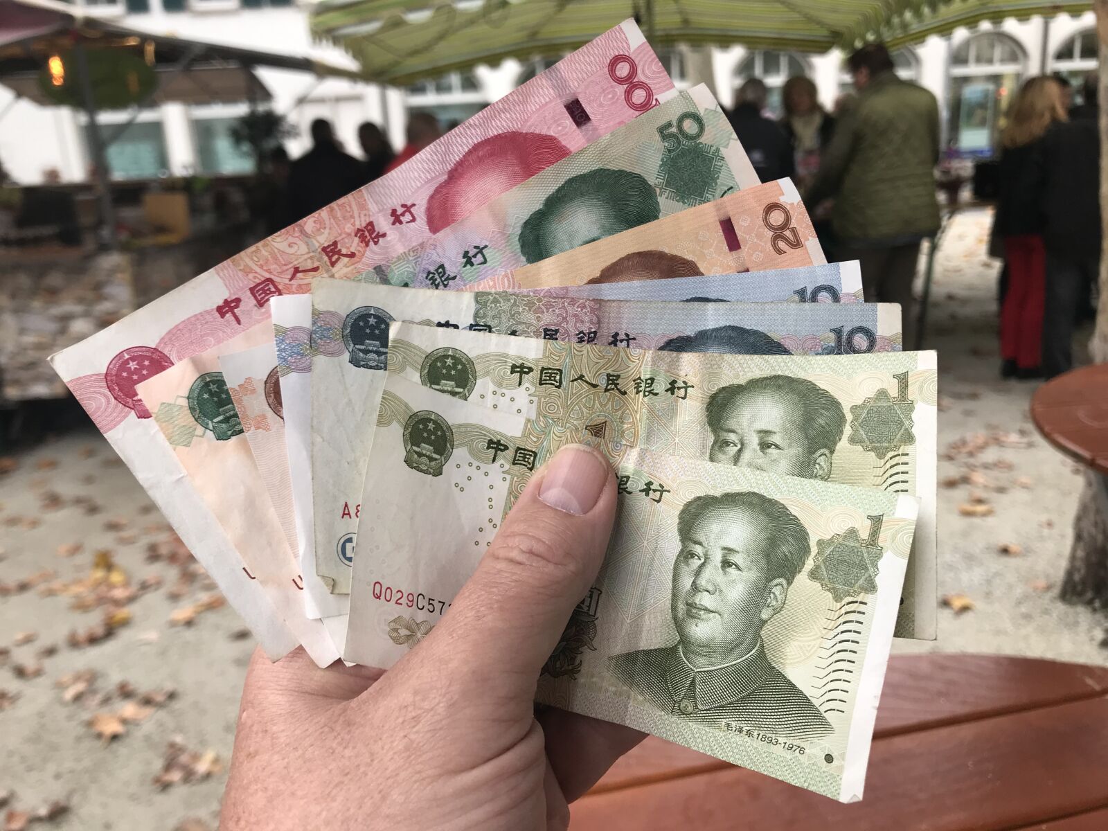 iPhone 7 back camera 3.99mm f/1.8 sample photo. China, currency, yuan photography