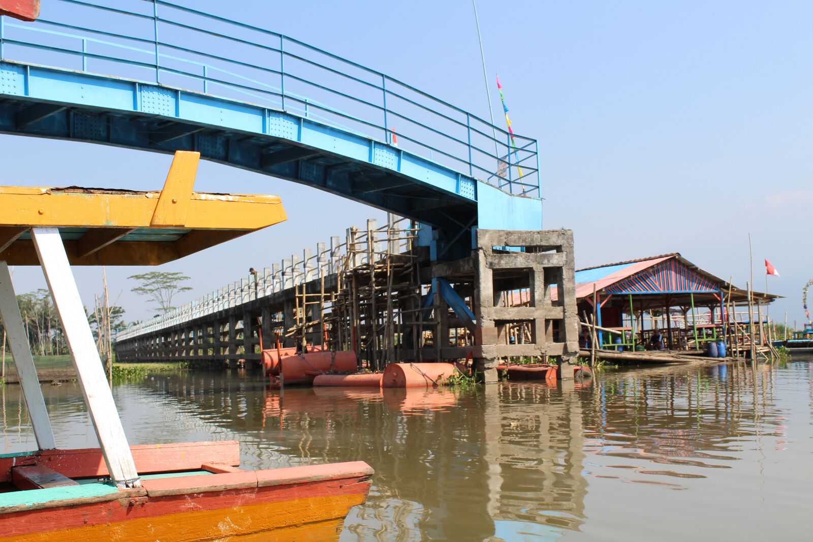 Canon EOS 1300D (EOS Rebel T6 / EOS Kiss X80) sample photo. Swamp, lake, jemabatan photography