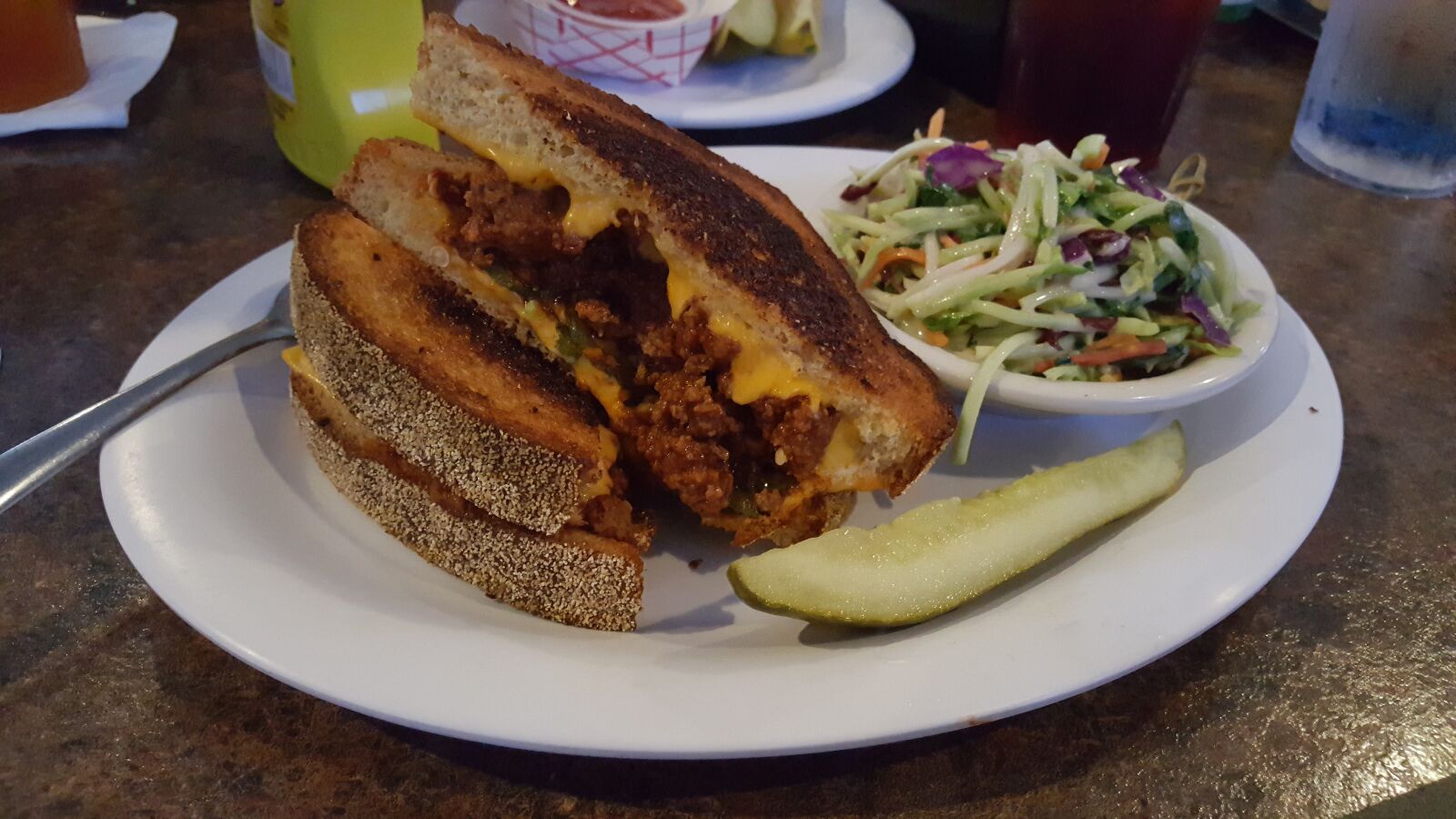 Samsung Galaxy Note5 sample photo. Sandwich, cole slaw, pickle photography