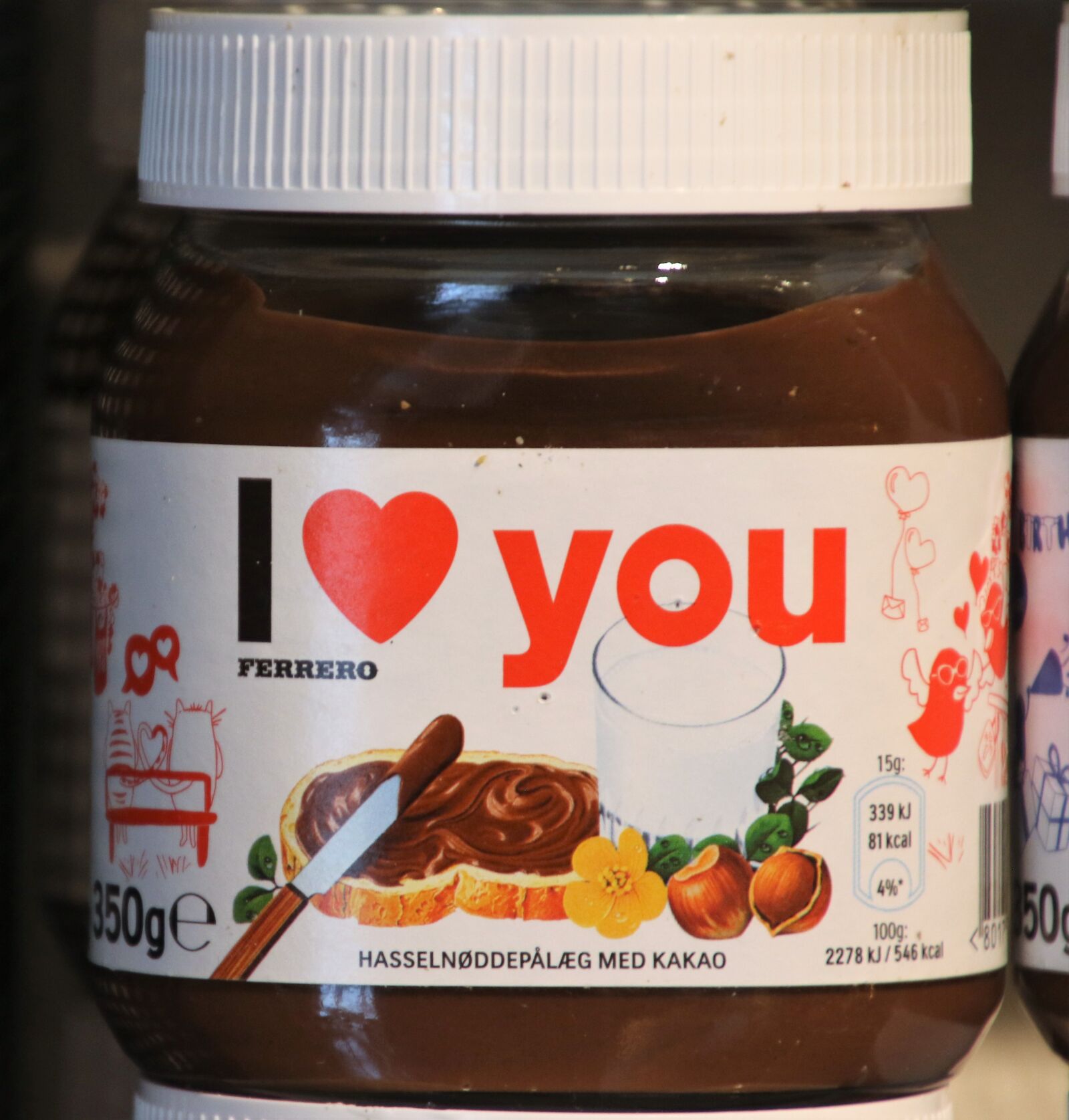 Canon EOS 7D Mark II sample photo. Almond, bread, chocolate, eat photography