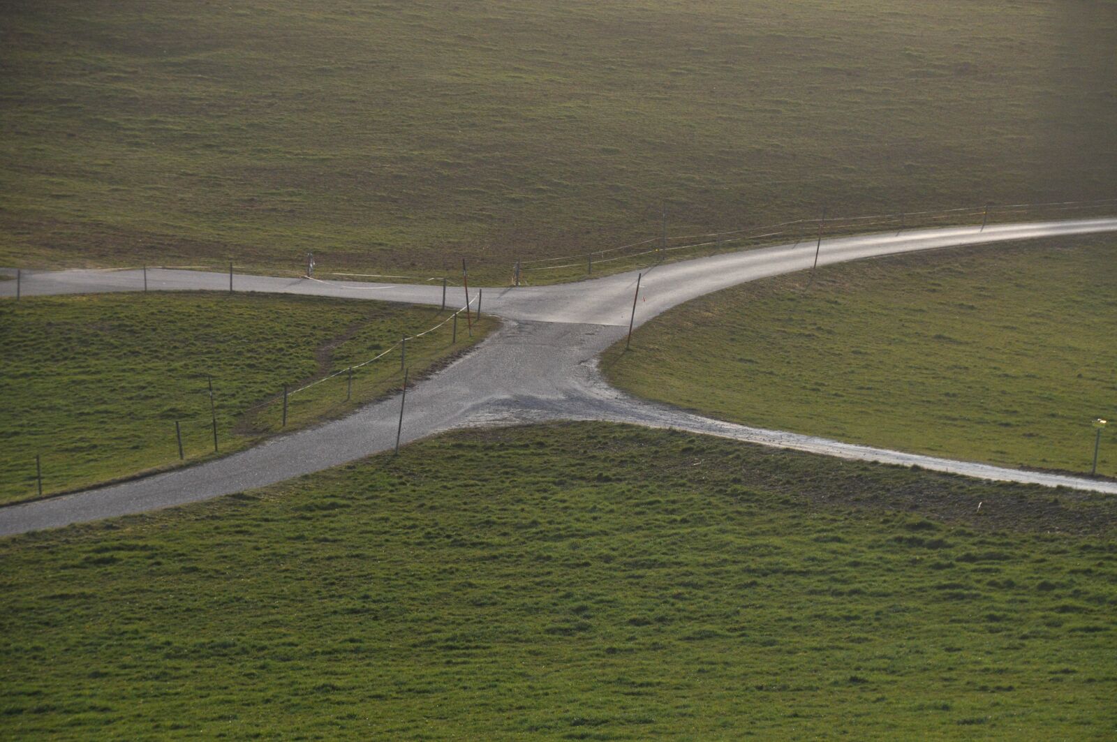 Nikon D90 sample photo. Junction, orientation, disoriented photography