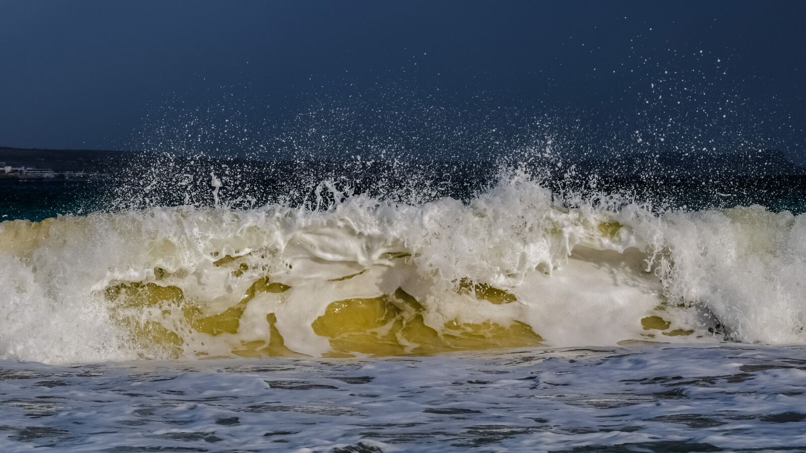 Nikon D3300 sample photo. Wave, smashing, sea photography
