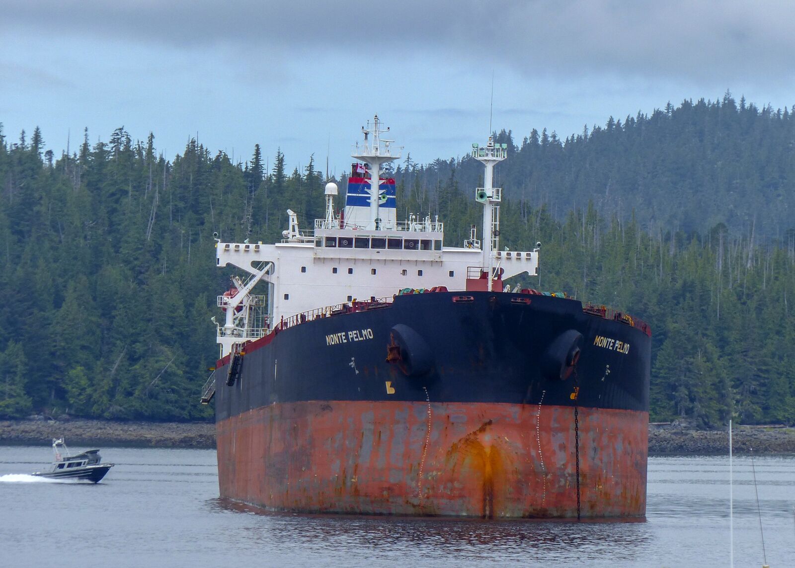 Panasonic Lumix DMC-FZ200 sample photo. Vessel, tanker, ship photography