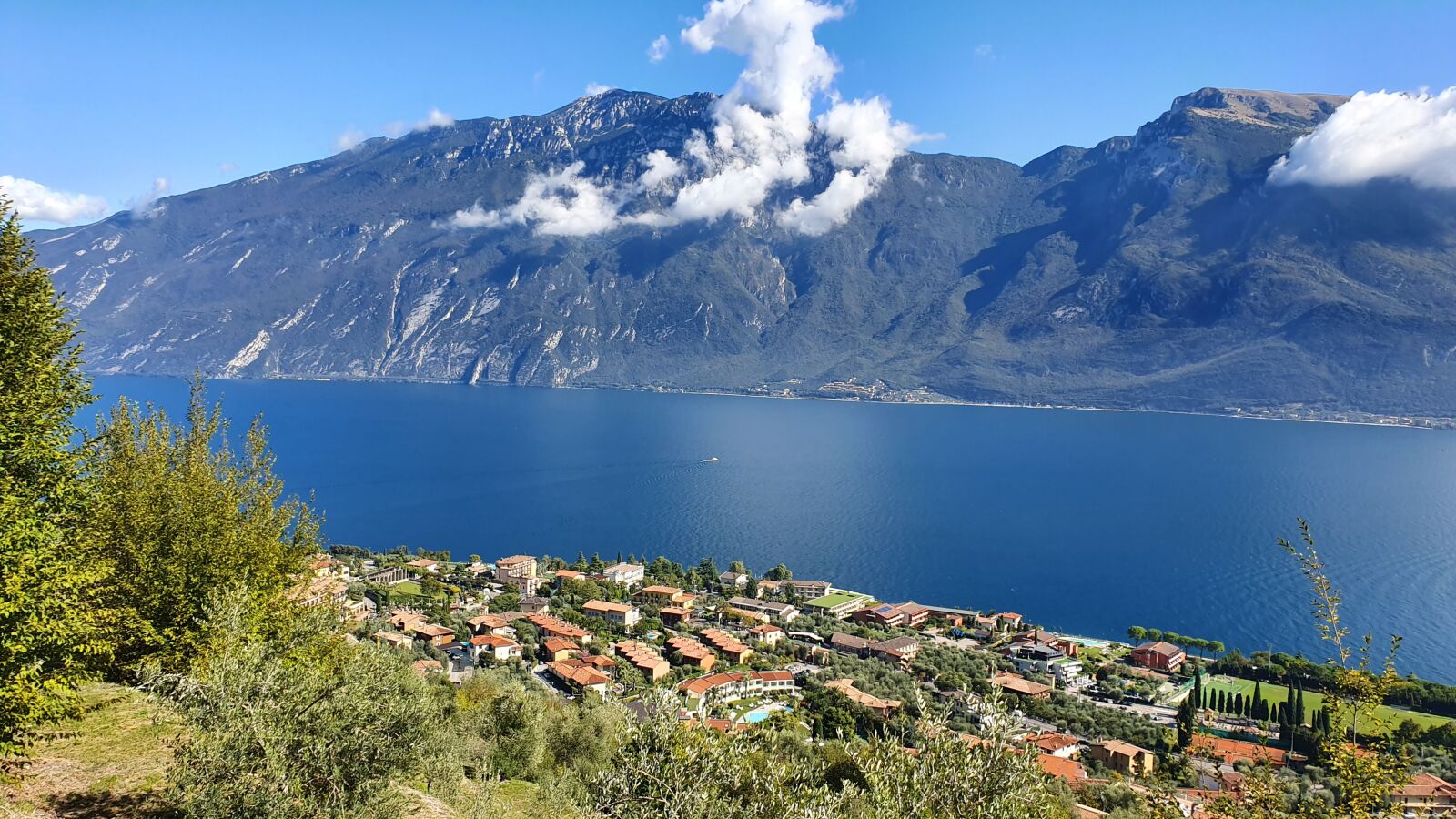 Samsung Galaxy S10+ sample photo. Gardasee, limone, garda photography