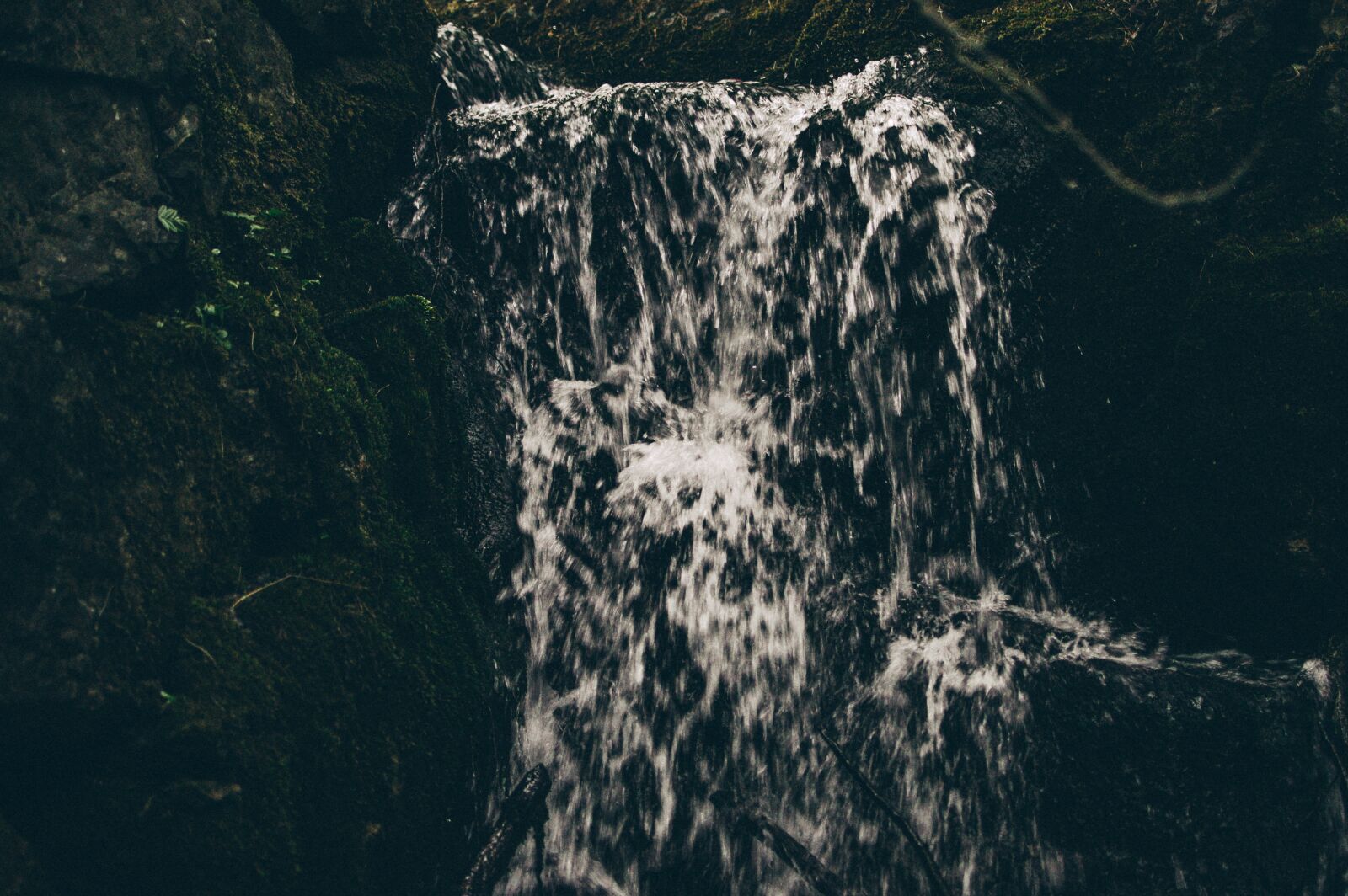 Nikon D3200 sample photo. Cold, creek, dark photography