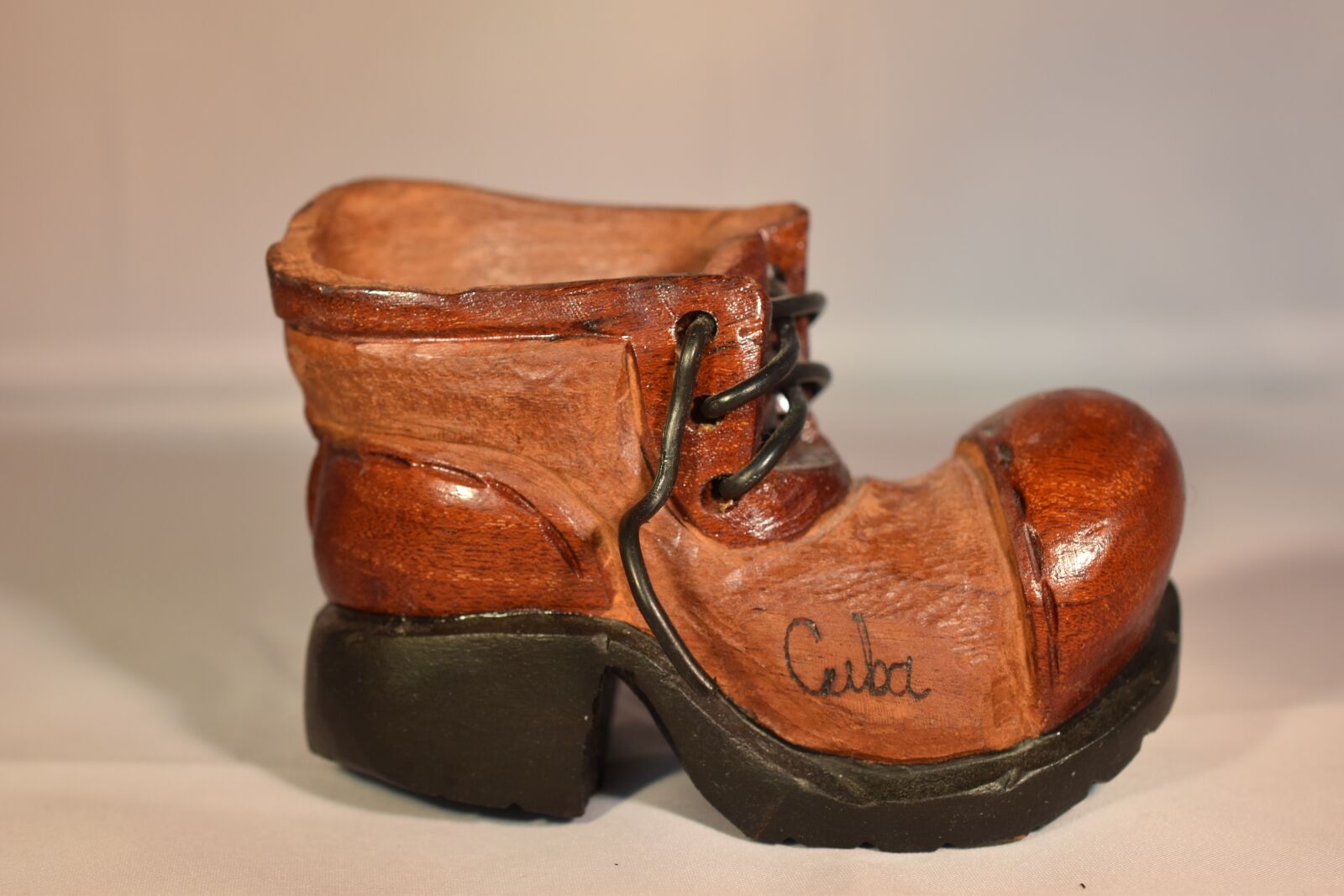 Nikon D5500 sample photo. Art, cuba, shoe photography