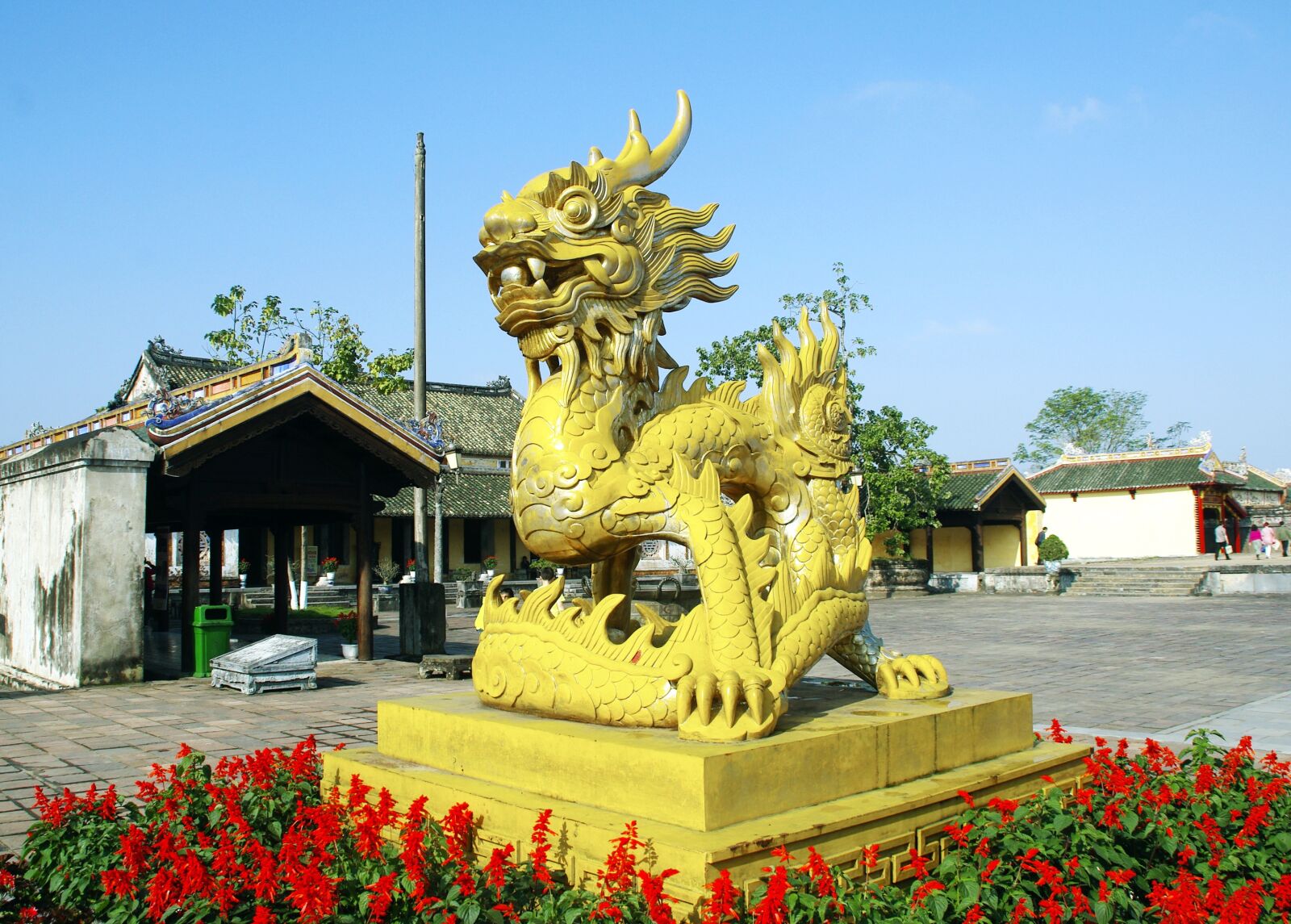 Pentax K200D sample photo. Viet nam, booed, dragon photography