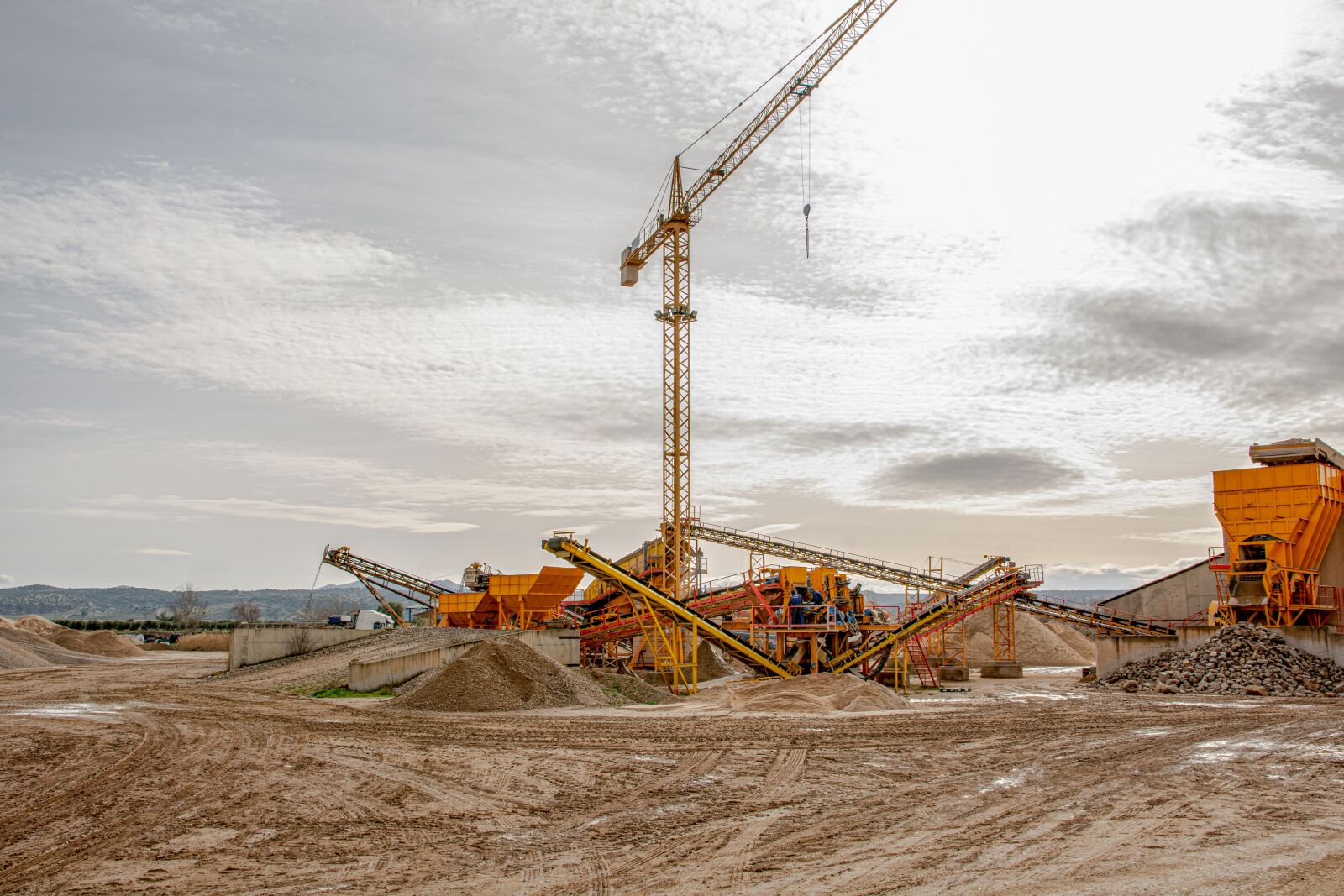 Nikon D7100 sample photo. Gravel pit, aggregates, machinery photography
