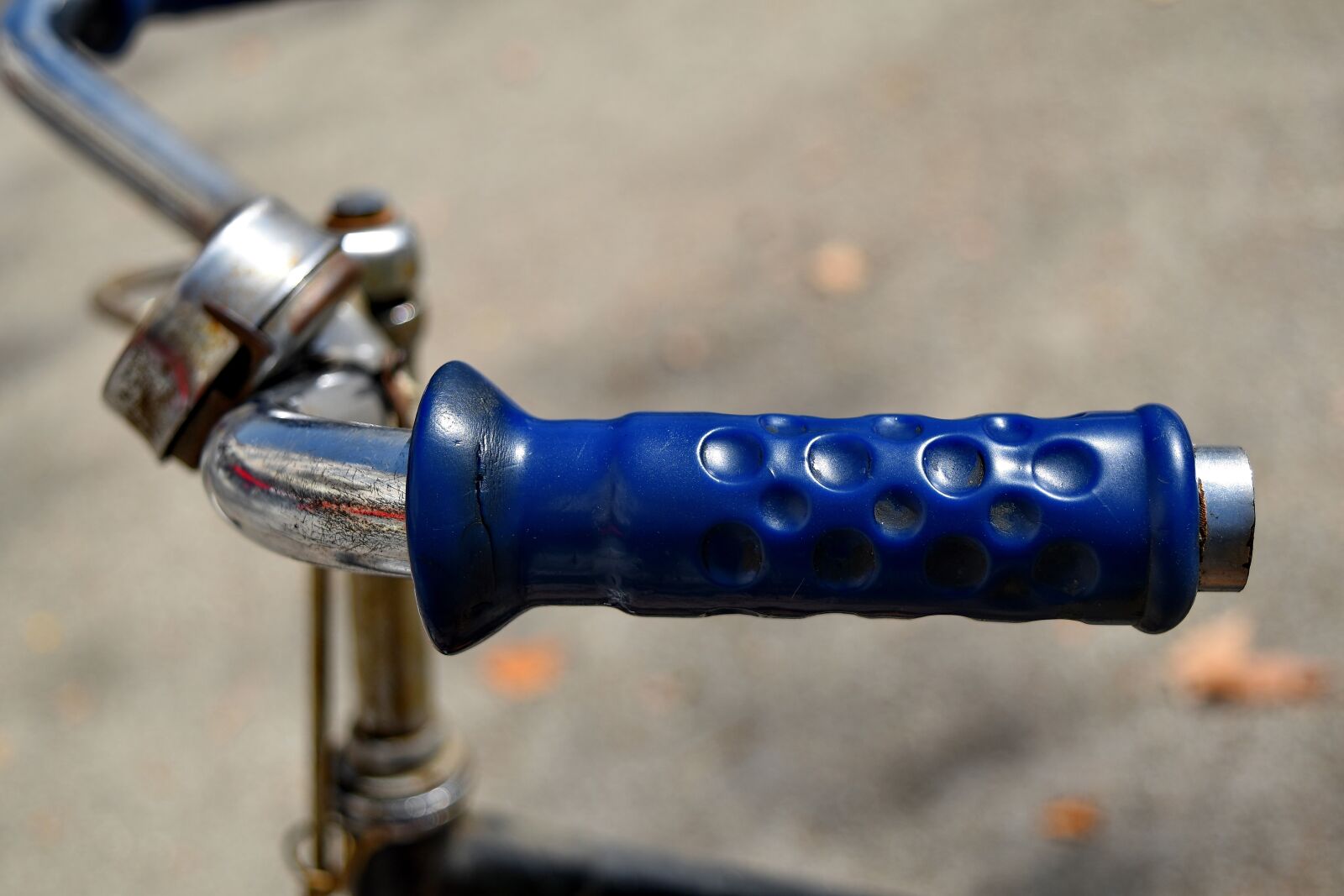 Nikon D5500 sample photo. Bicycle, handle, nostalgia, plastic photography