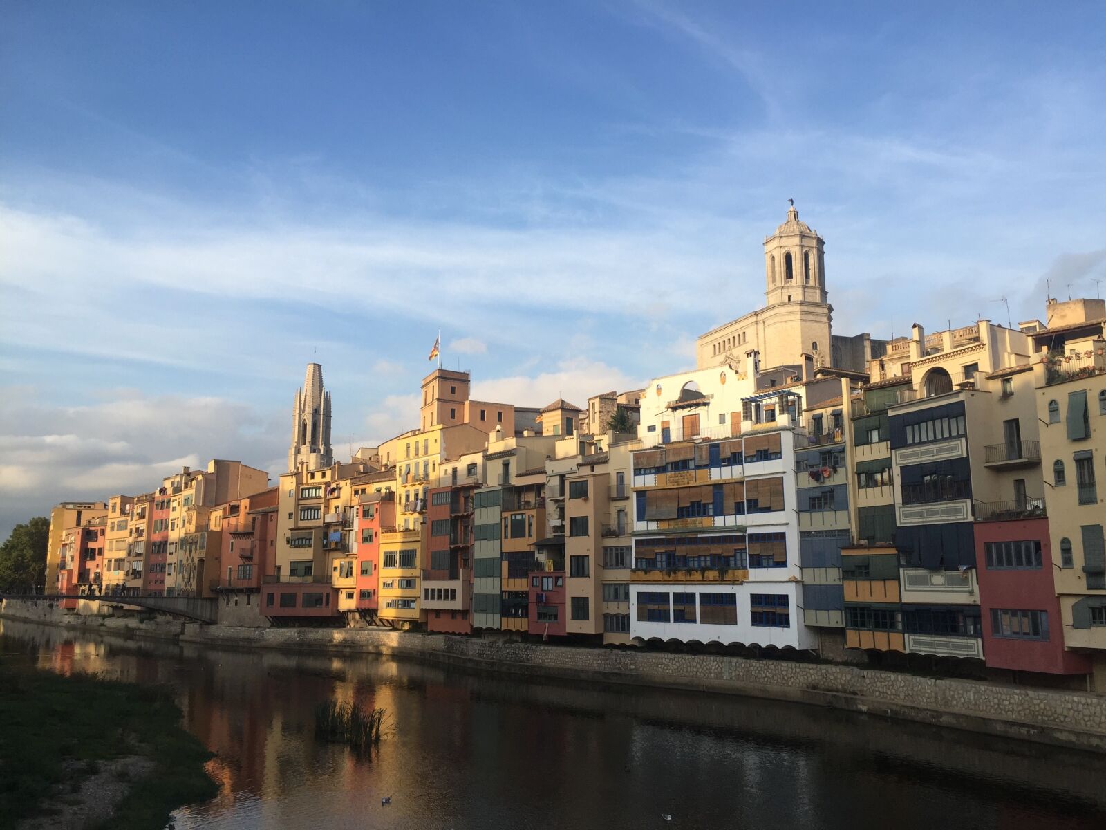 Apple iPhone 6 sample photo. Girona, skyline, river photography