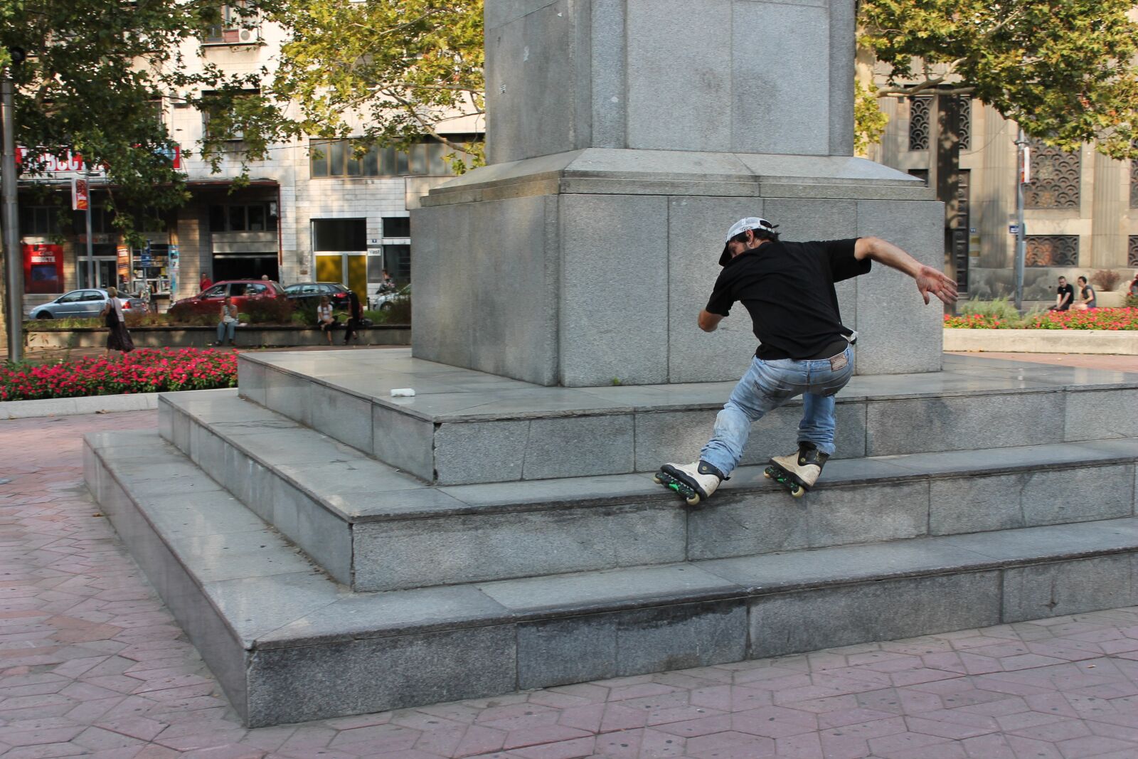 Canon EOS 1100D (EOS Rebel T3 / EOS Kiss X50) sample photo. City, extreme, park, people photography