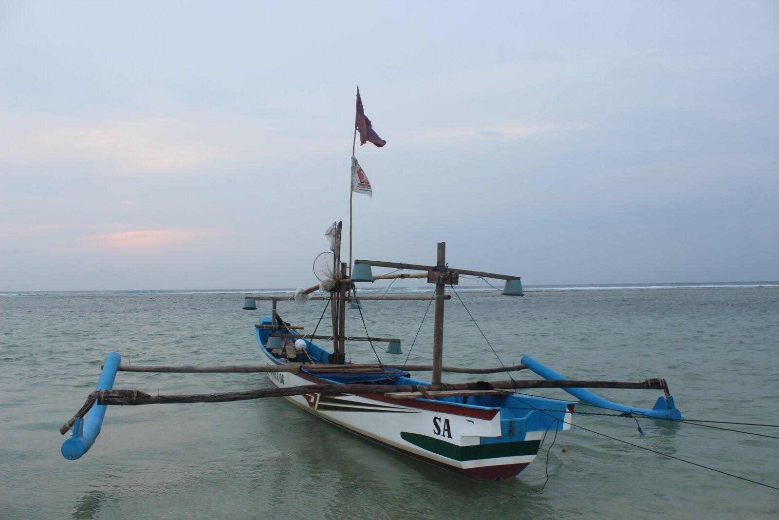 Canon EOS 600D (Rebel EOS T3i / EOS Kiss X5) sample photo. Boat, ocean, sea photography