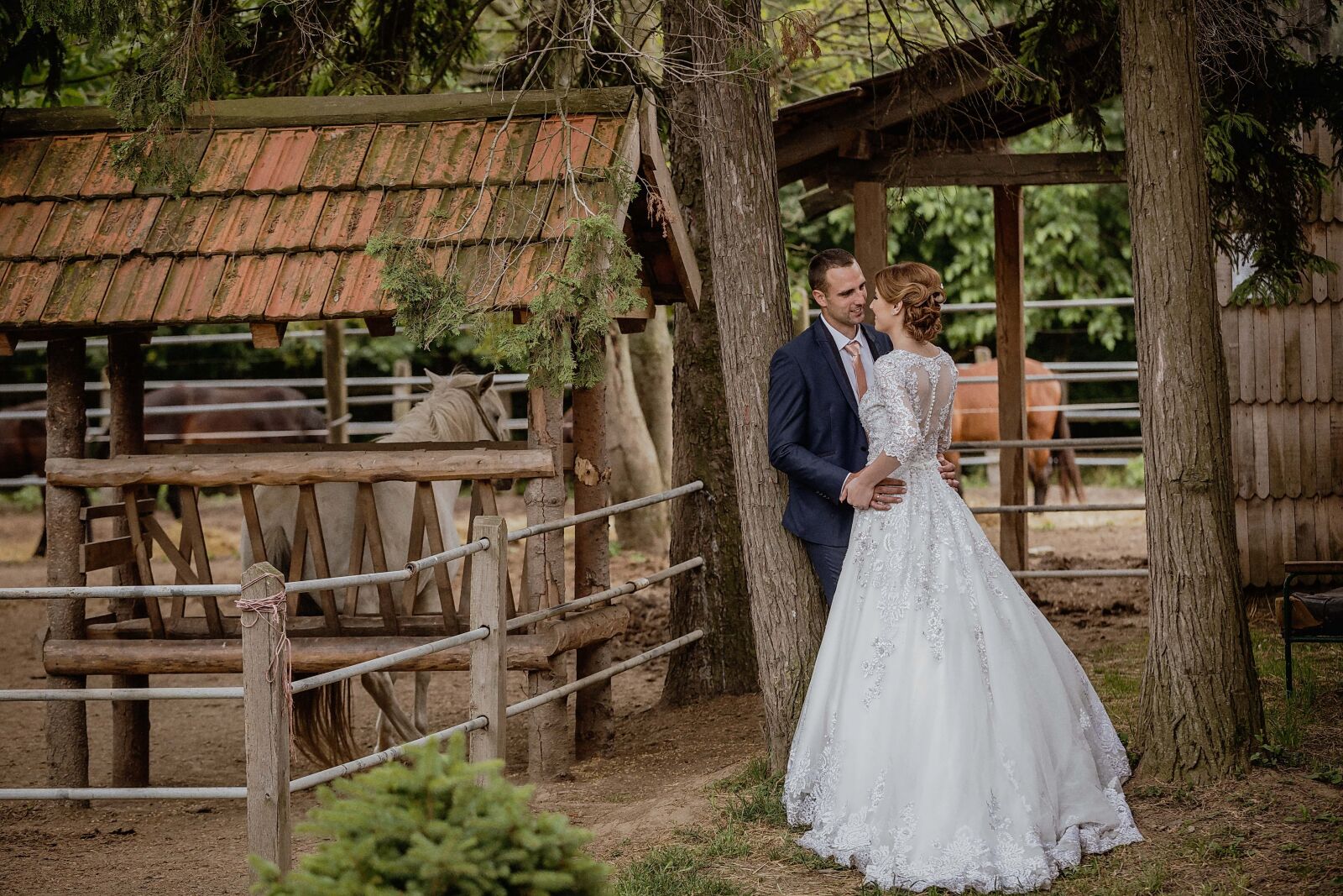 Canon EF 70-200mm F2.8L IS II USM sample photo. Bride, villager, village, groom photography