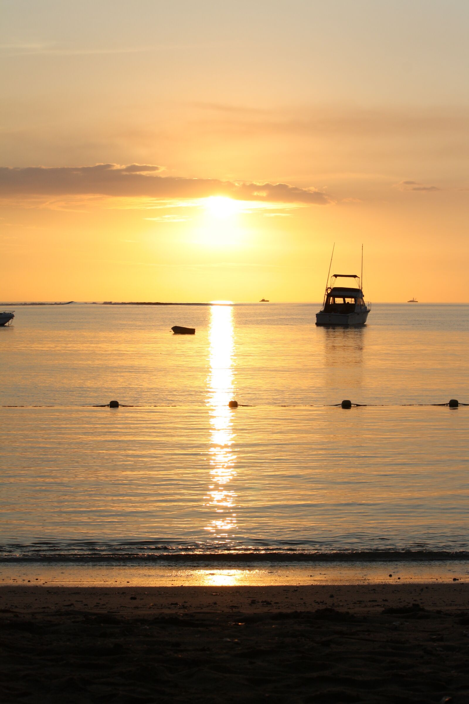 Canon EOS 450D (EOS Rebel XSi / EOS Kiss X2) sample photo. Mauritius, sunset, sky photography