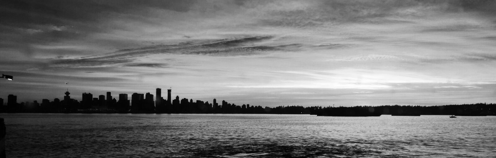 iPhone 6 Plus back camera 4.15mm f/2.2 sample photo. City, downtown, harbour, skyline photography
