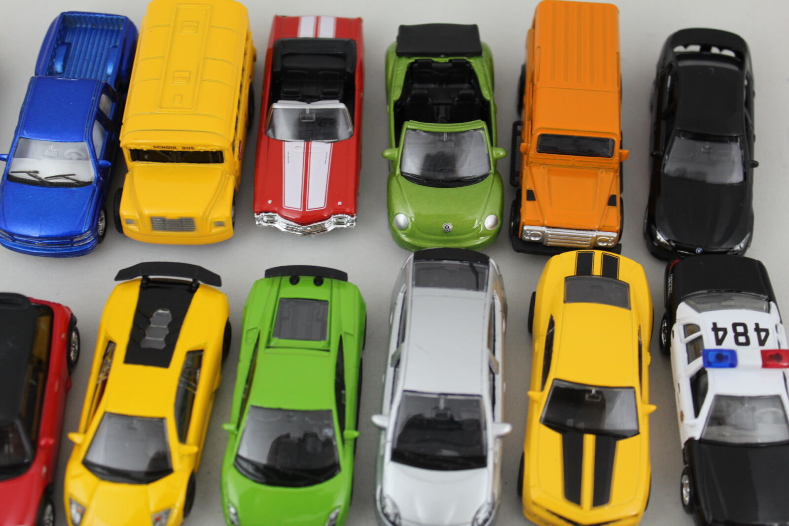 Canon EOS 600D (Rebel EOS T3i / EOS Kiss X5) sample photo. Small, cars photography