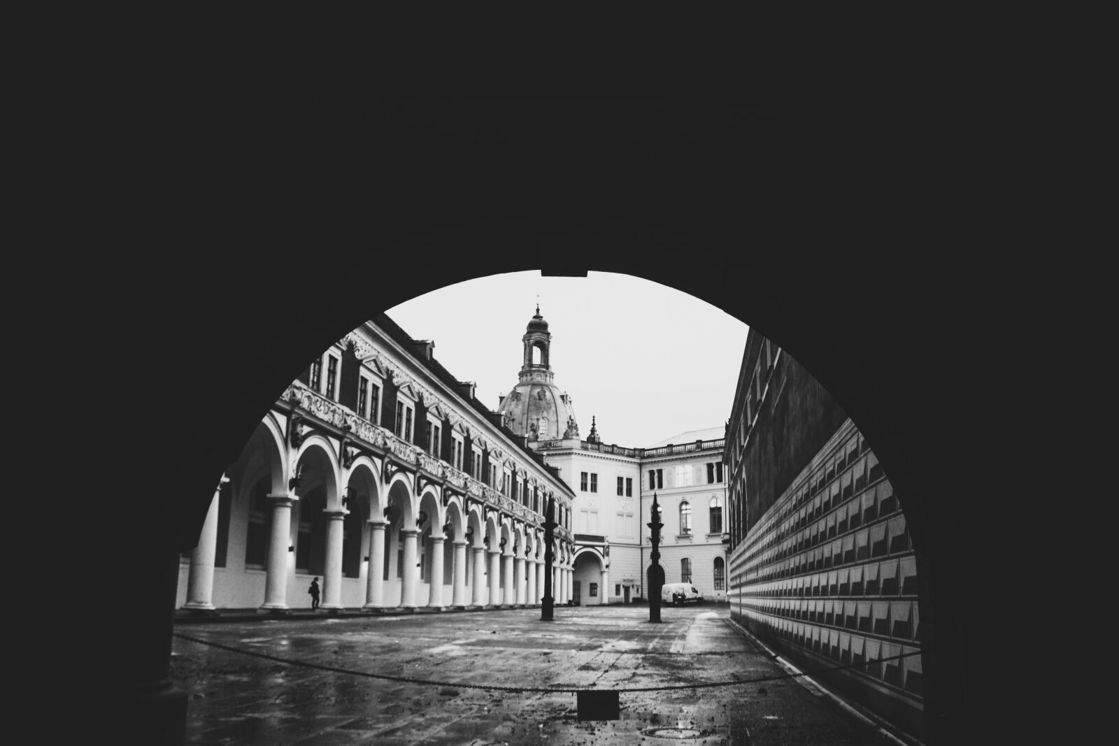 Canon EOS 600D (Rebel EOS T3i / EOS Kiss X5) sample photo. Black, mono, germany photography