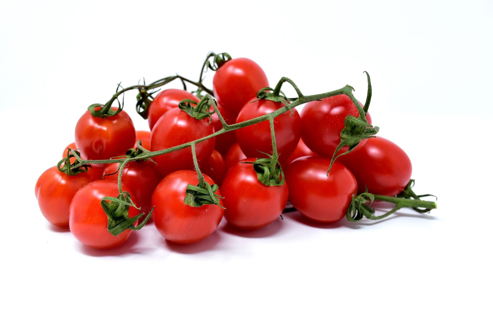 Nikon D7200 sample photo. Tomatoes, trusses, red photography