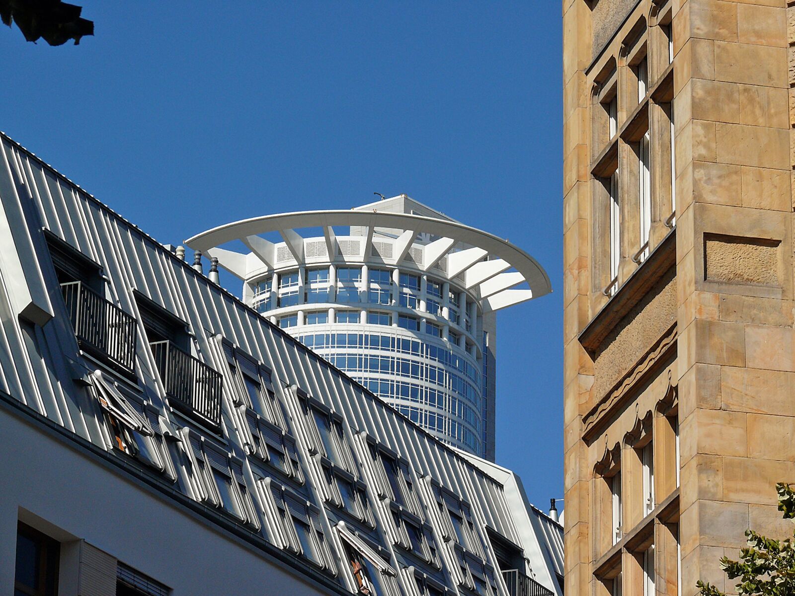 Leica V-LUX 1 sample photo. Architecture, skyscraper, skyscrapers photography