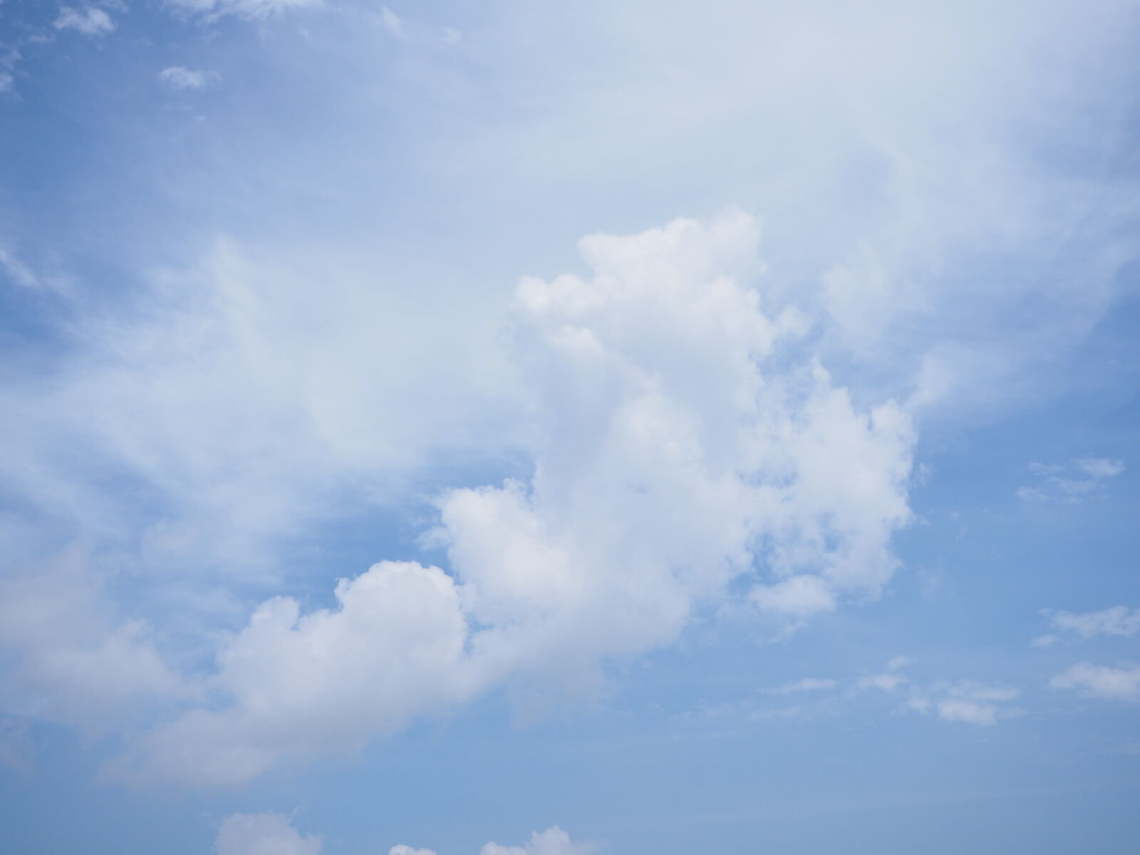 Olympus OM-D E-M10 II sample photo. Blue, blue, sky, clouds photography